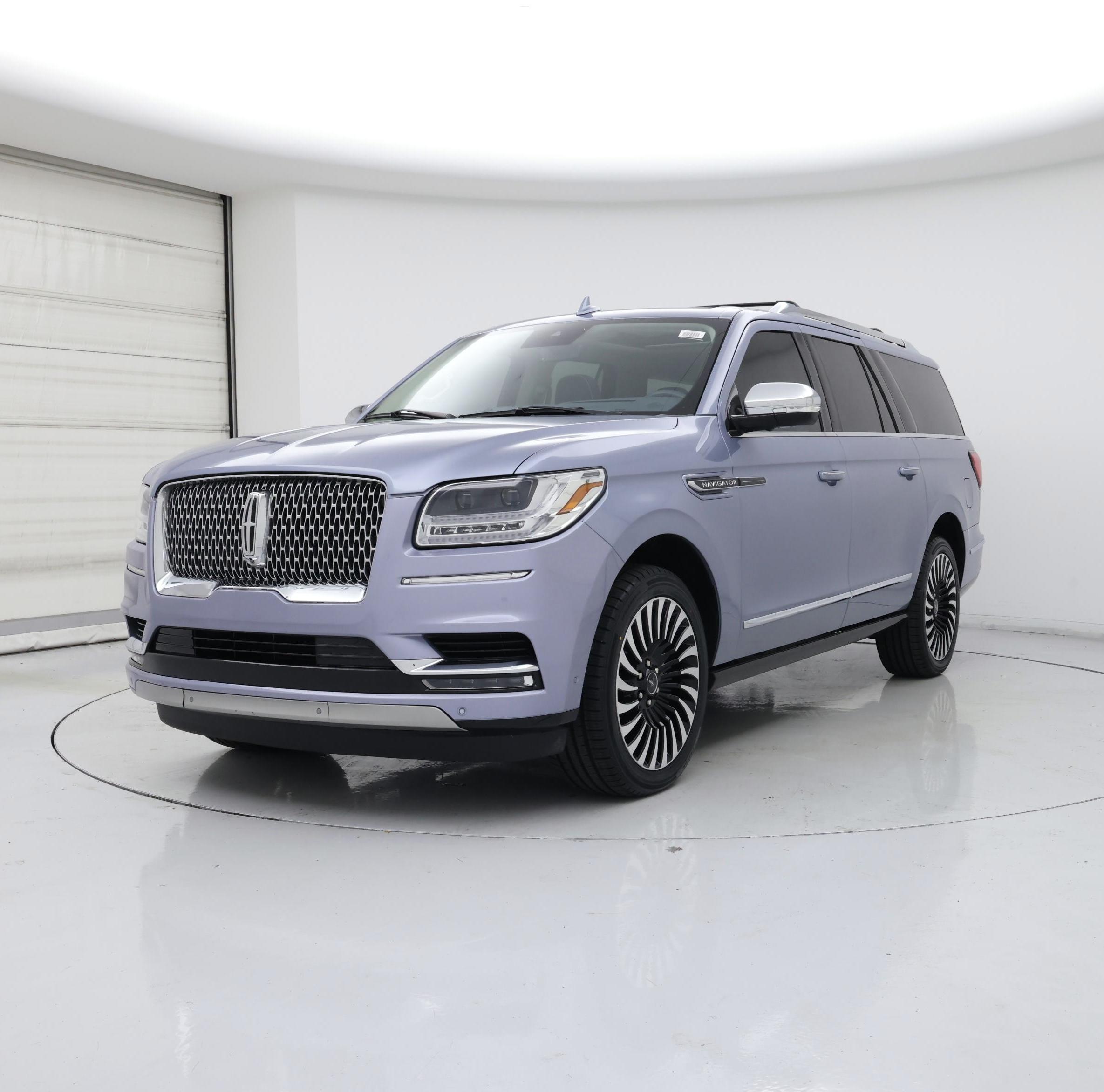 Thumbnail: 2021 Lincoln Navigator L - 4