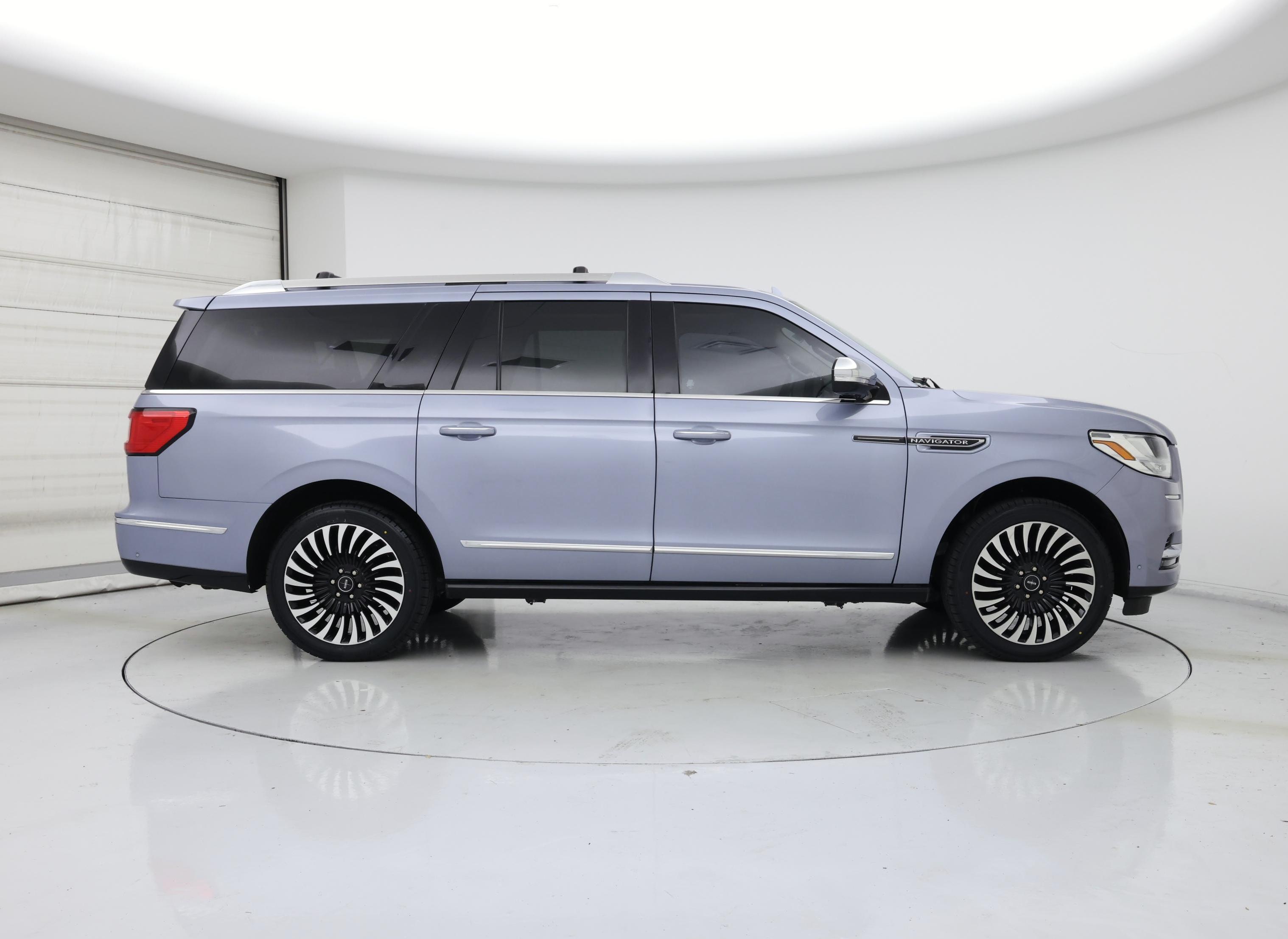 Thumbnail: 2021 Lincoln Navigator L - 7