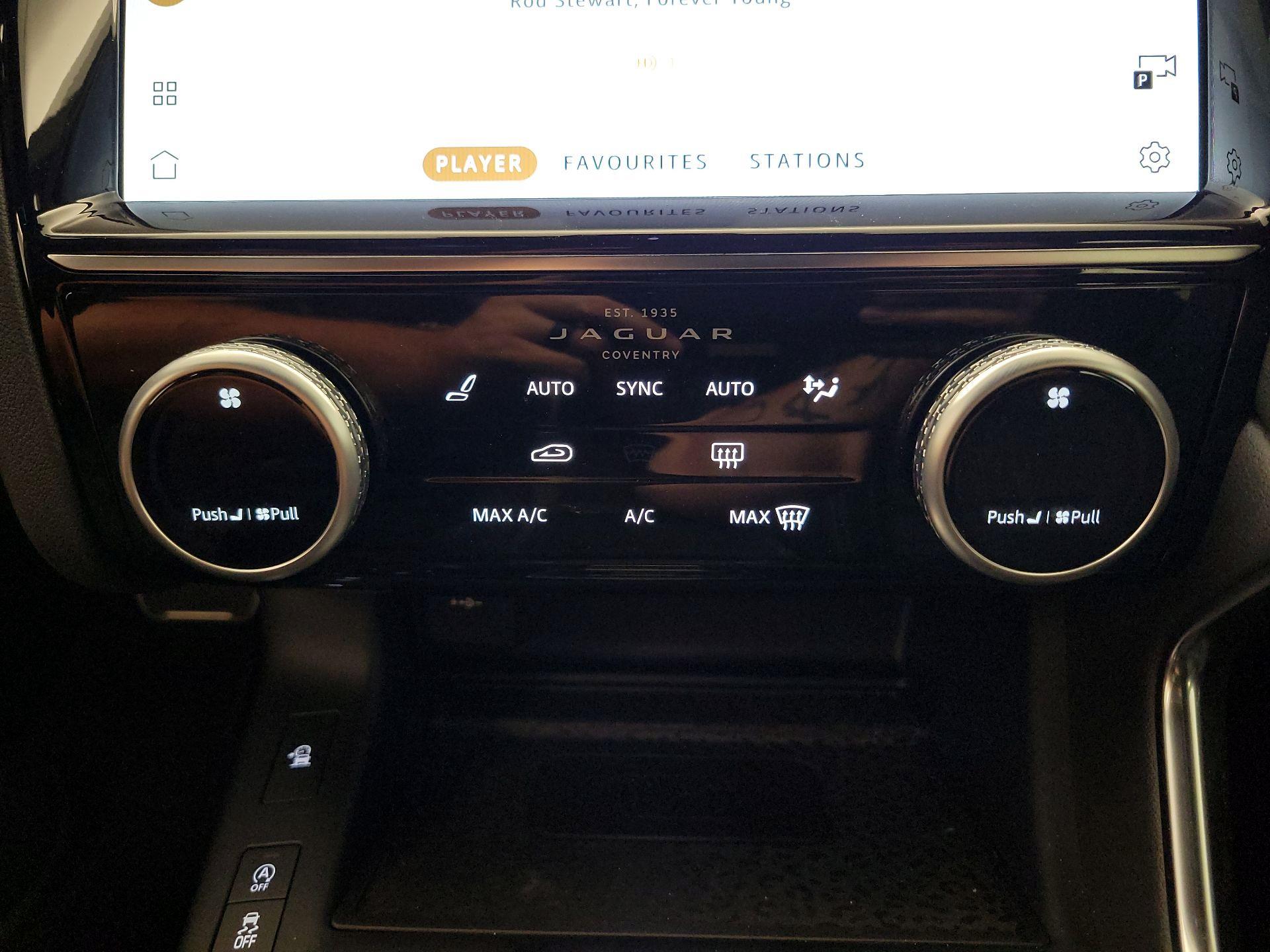 Thumbnail: 2024 Jaguar E-Pace - 16