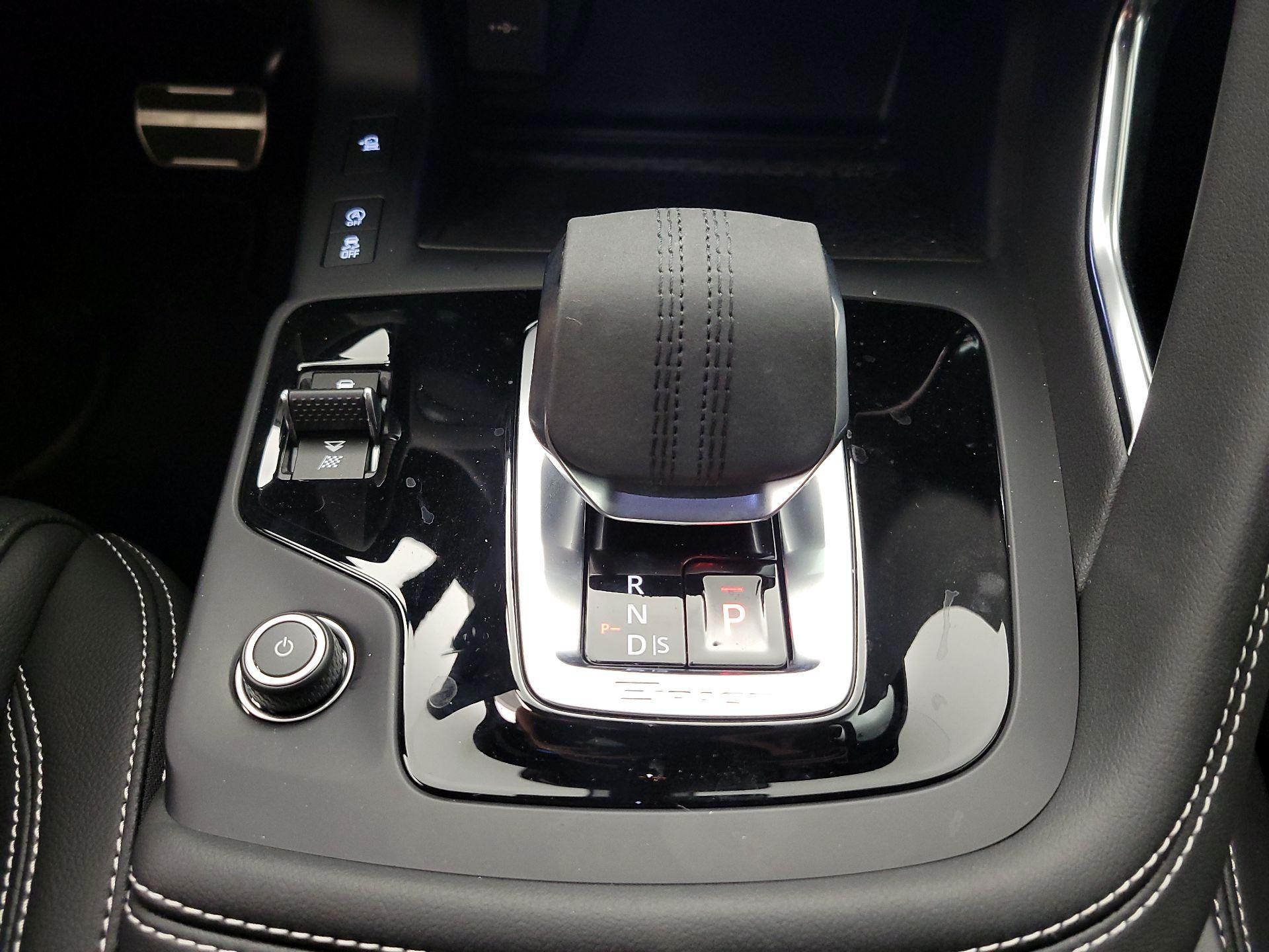 Thumbnail: 2024 Jaguar E-Pace - 17