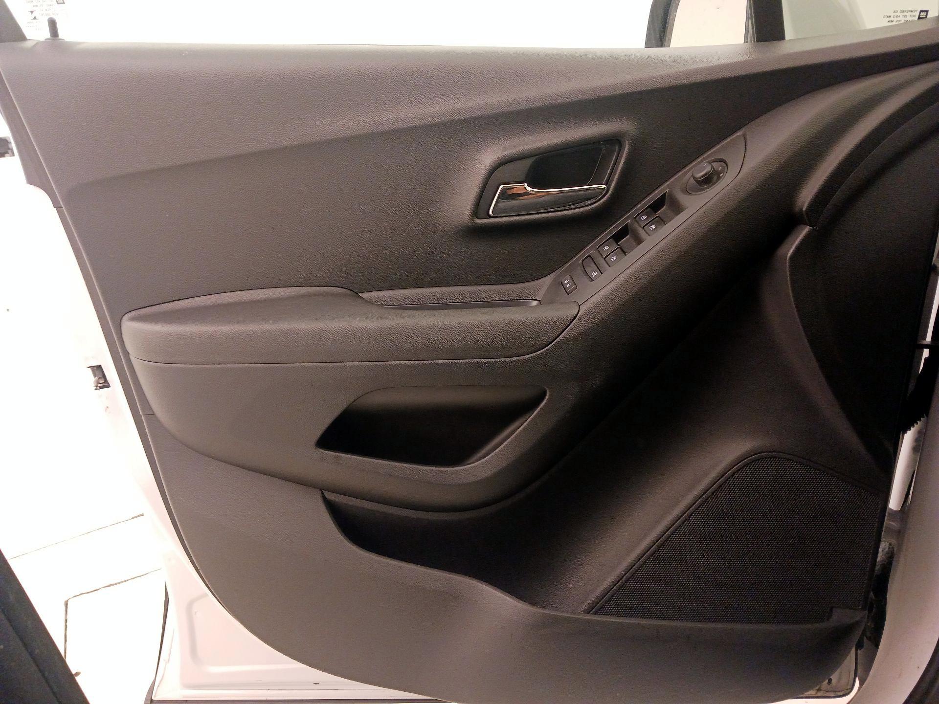Thumbnail: 2020 Chevrolet Trax - 12