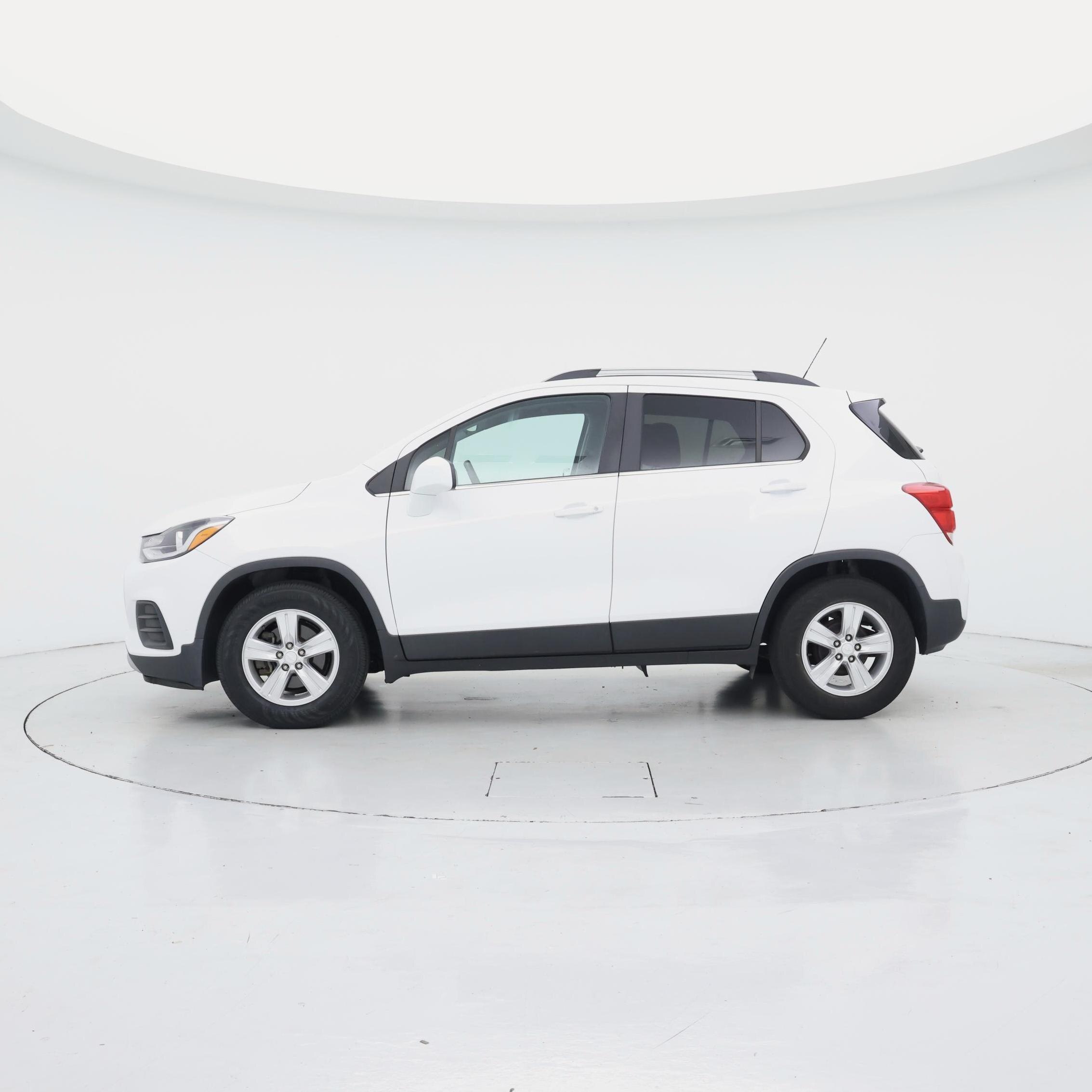 Thumbnail: 2020 Chevrolet Trax - 3