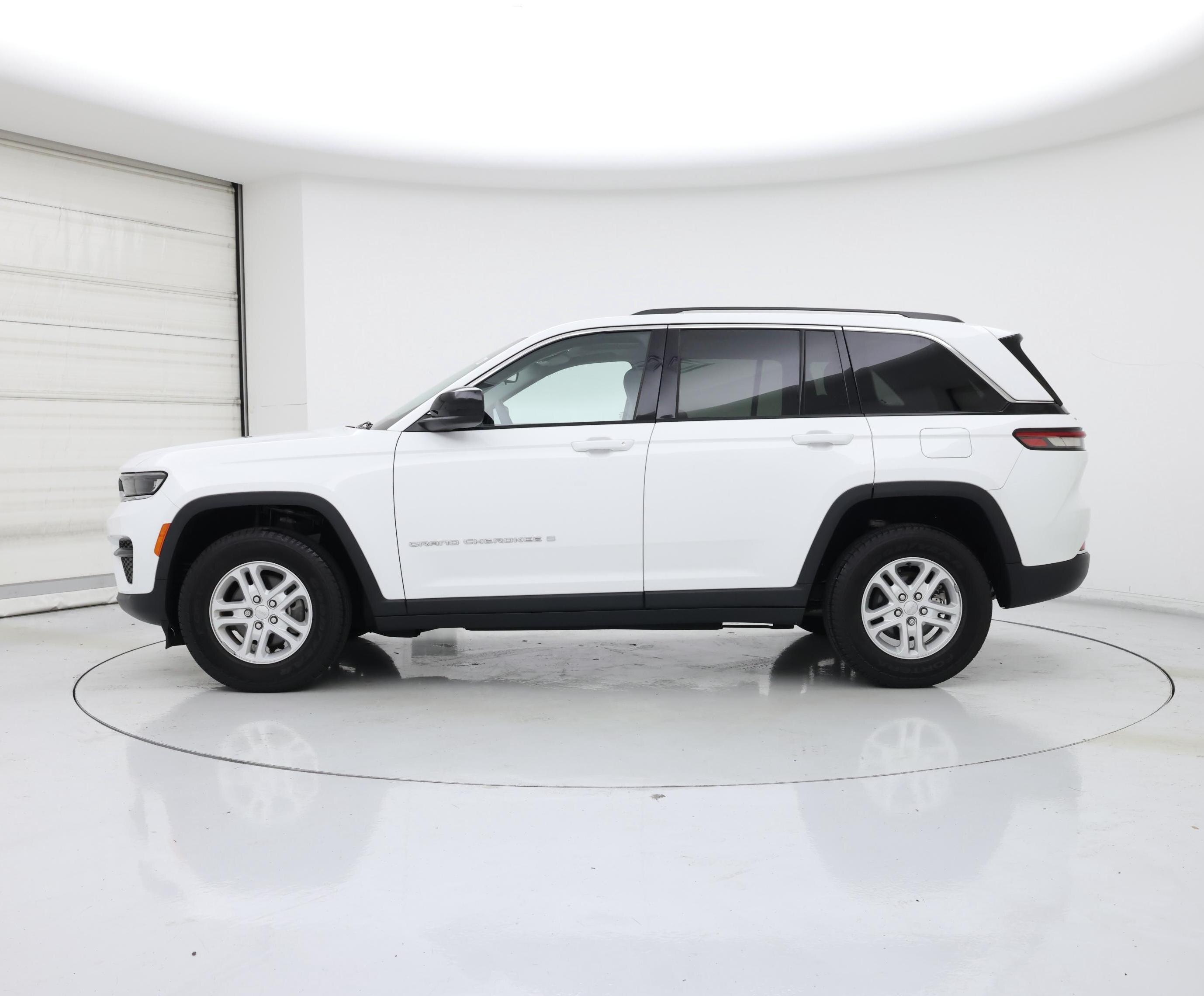 Thumbnail: 2023 Jeep Grand Cherokee - 3