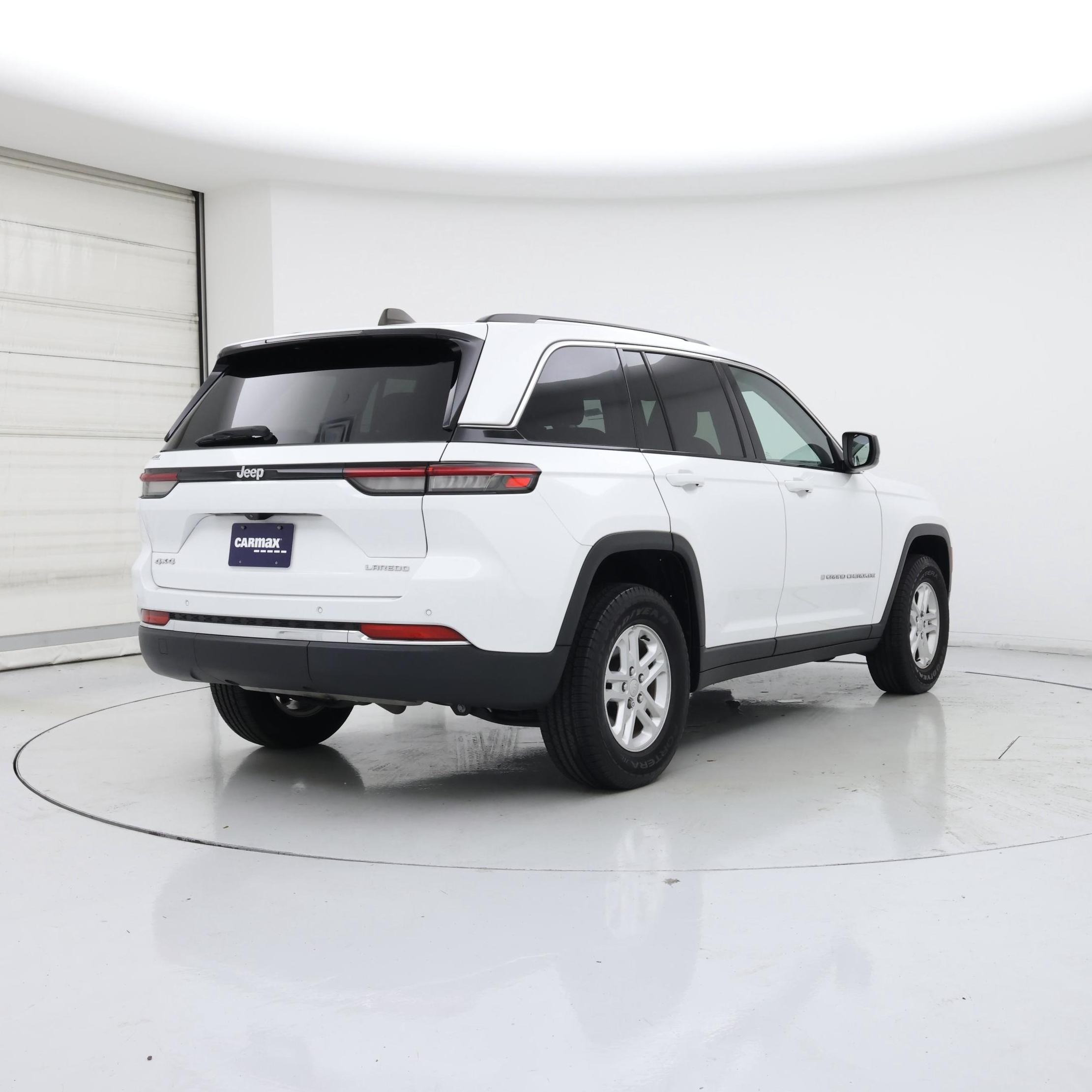 Thumbnail: 2023 Jeep Grand Cherokee - 8
