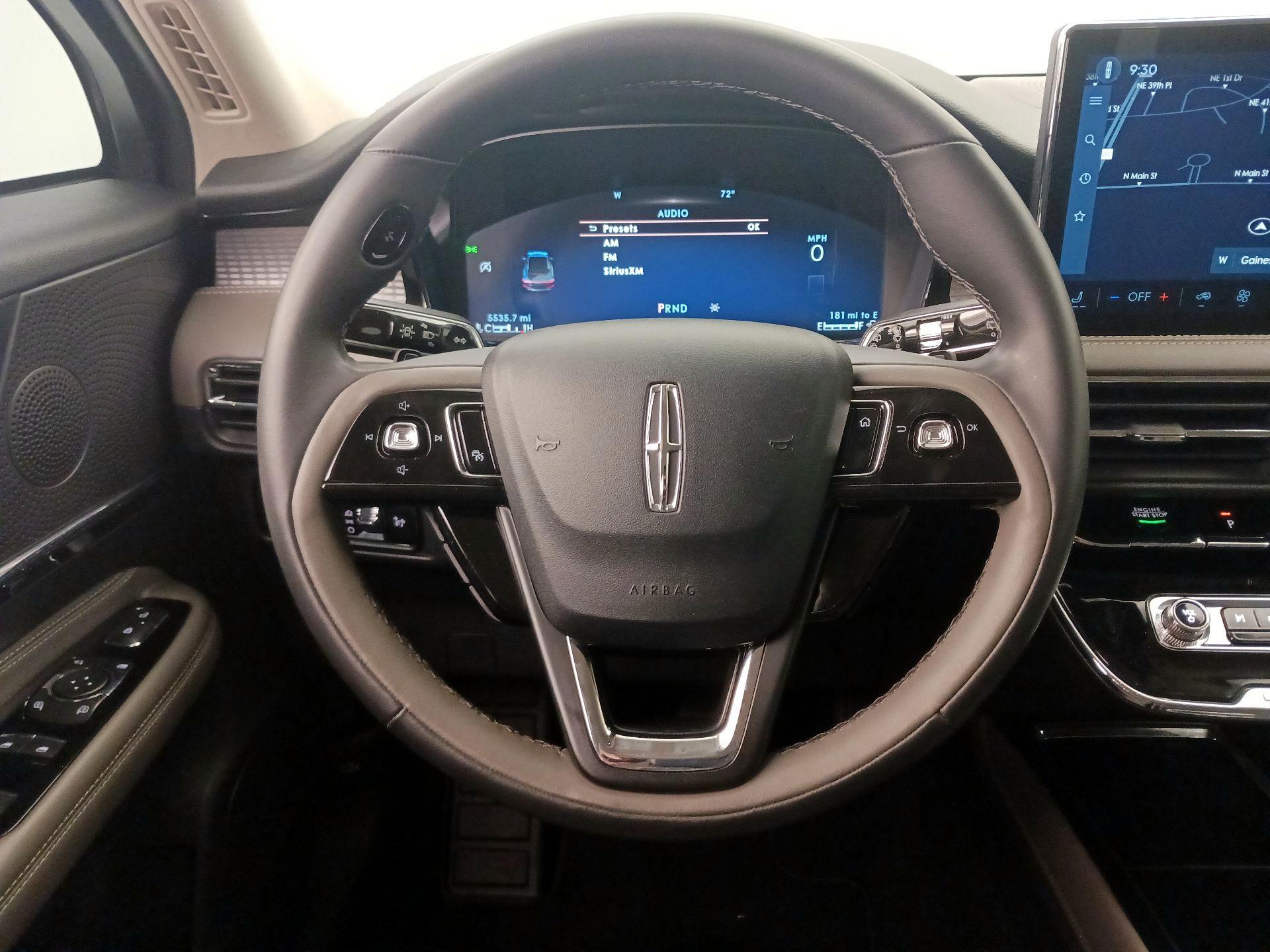 Thumbnail: 2023 Lincoln Corsair - 10