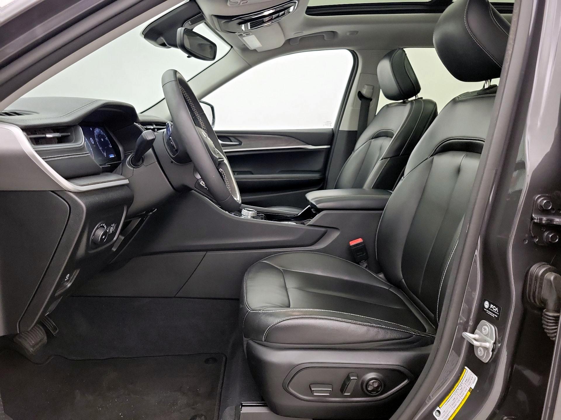 Thumbnail: 2023 Jeep Grand Cherokee - 11