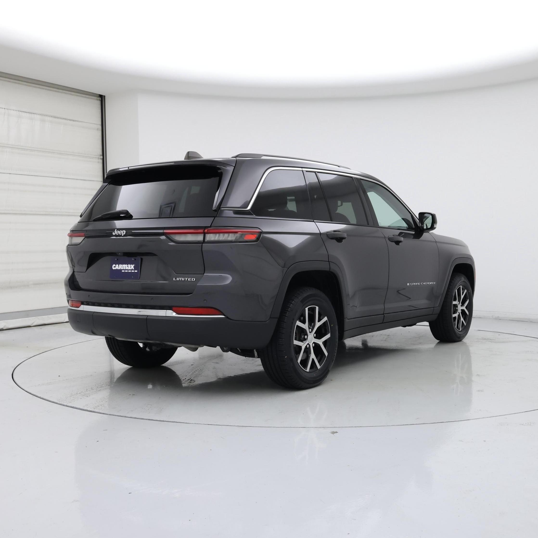 Thumbnail: 2023 Jeep Grand Cherokee - 8