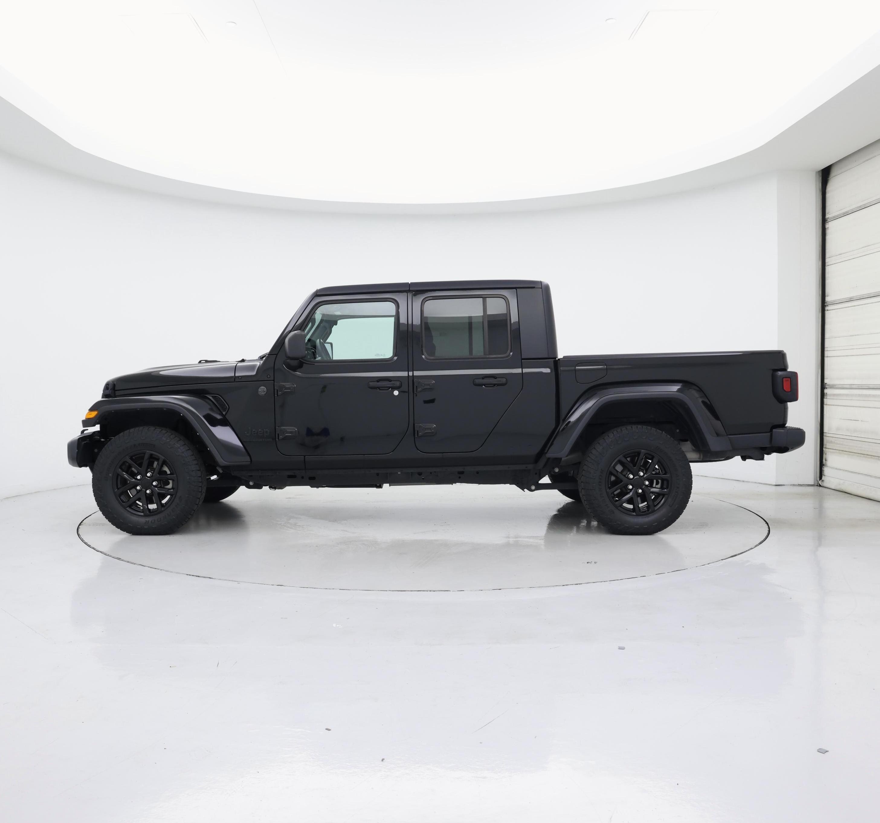 Thumbnail: 2022 Jeep Gladiator - 3