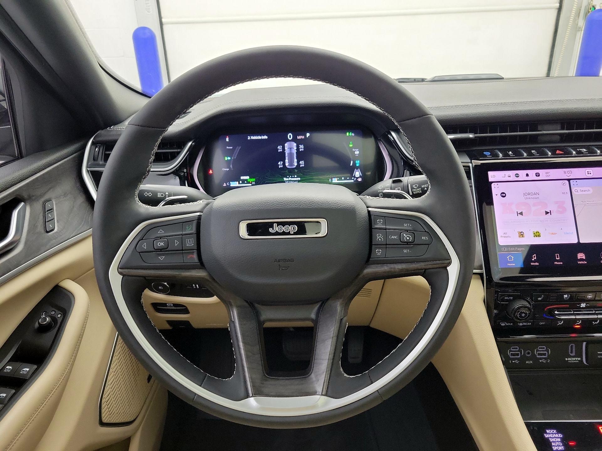 Thumbnail: 2023 Jeep Grand Cherokee - 10