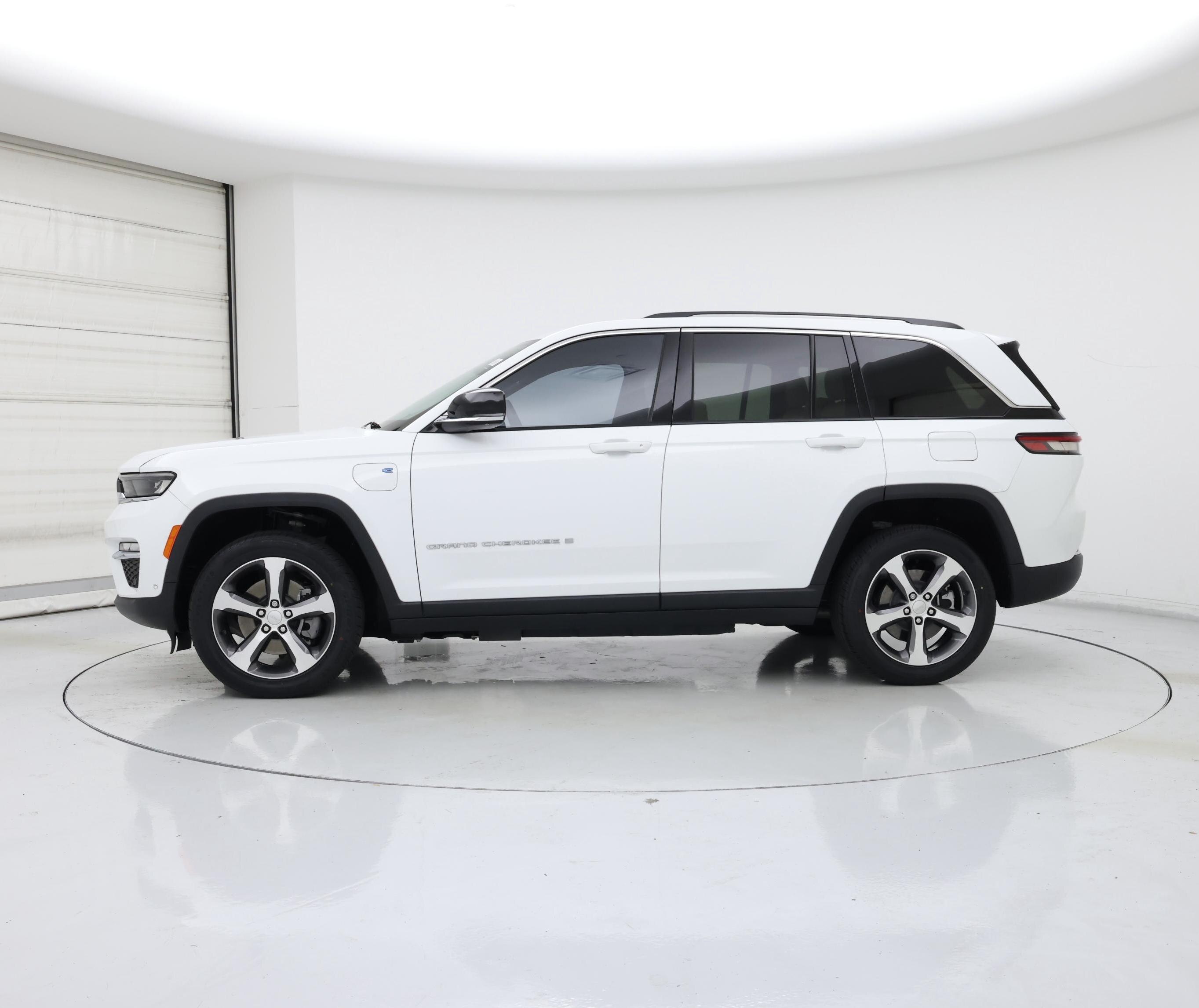 Thumbnail: 2023 Jeep Grand Cherokee - 3