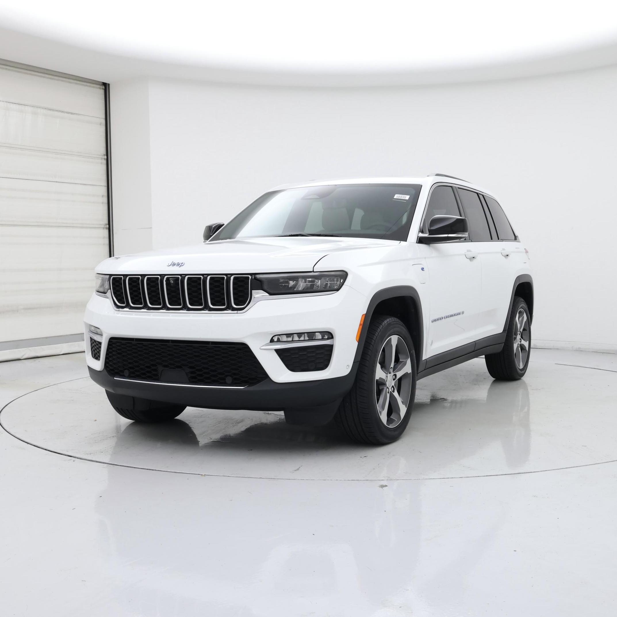 Thumbnail: 2023 Jeep Grand Cherokee - 4