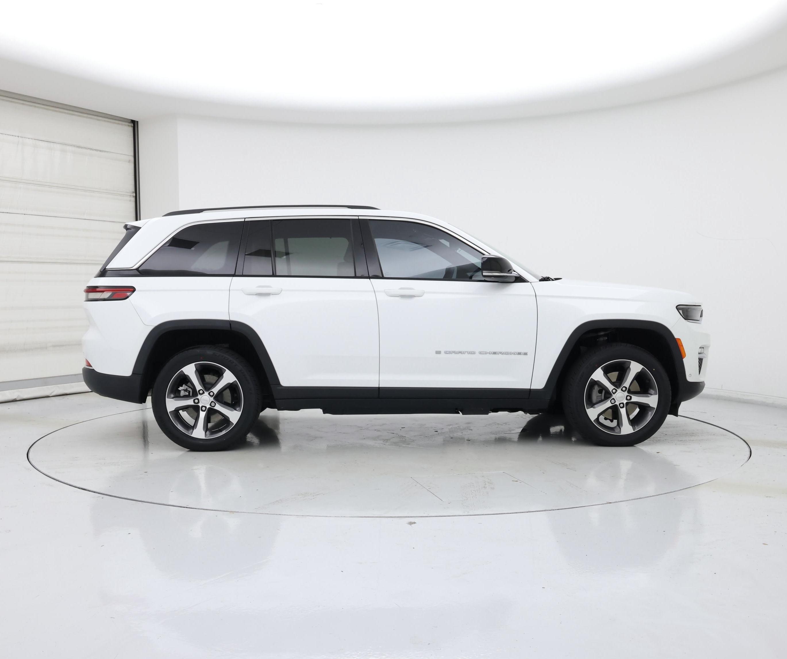 Thumbnail: 2023 Jeep Grand Cherokee - 7