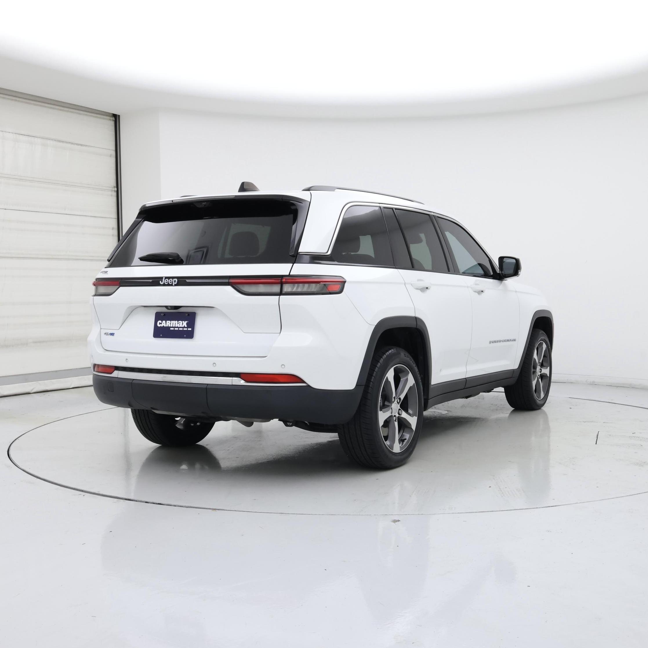 Thumbnail: 2023 Jeep Grand Cherokee - 8
