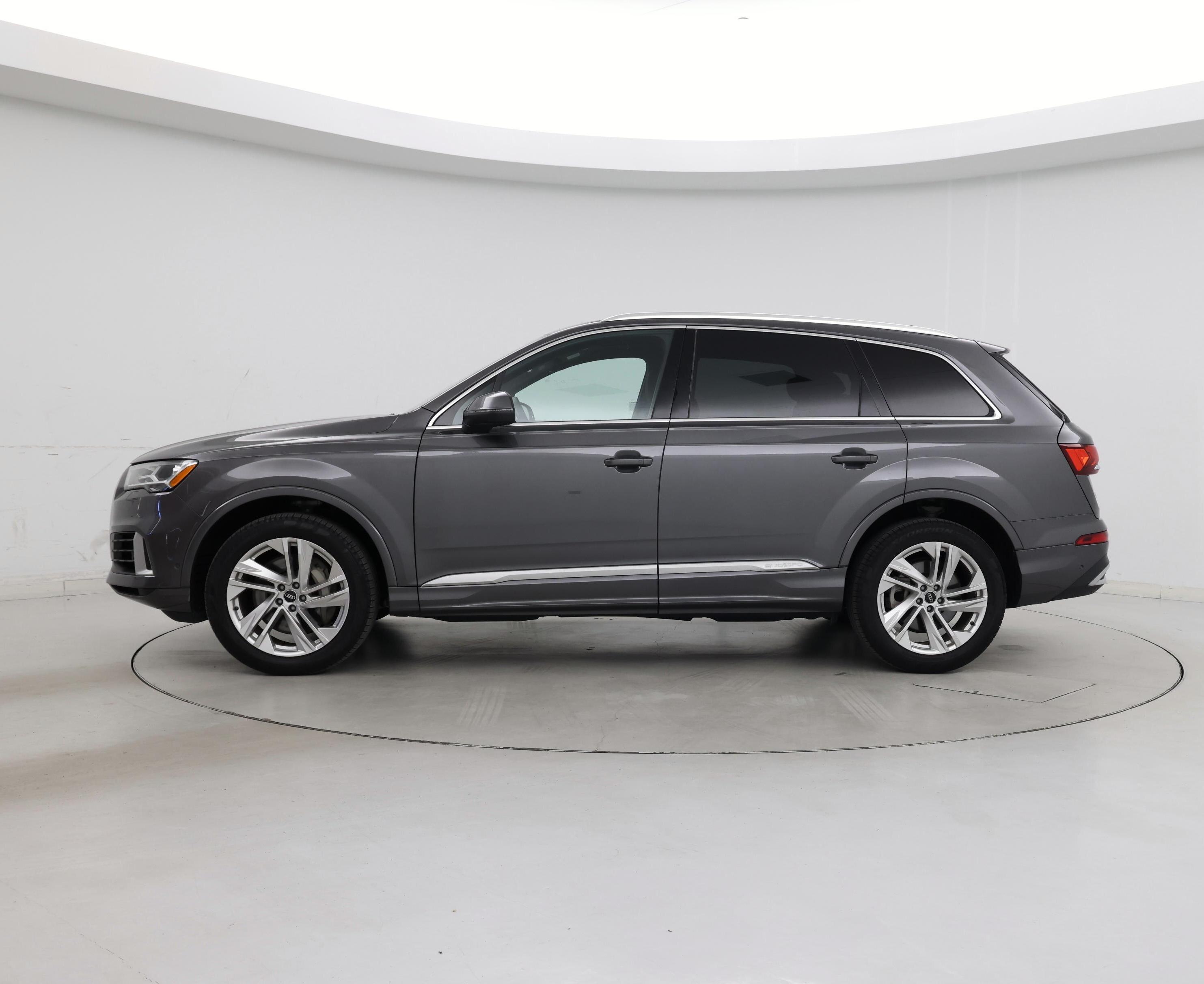 Thumbnail: 2021 Audi Q7 - 3