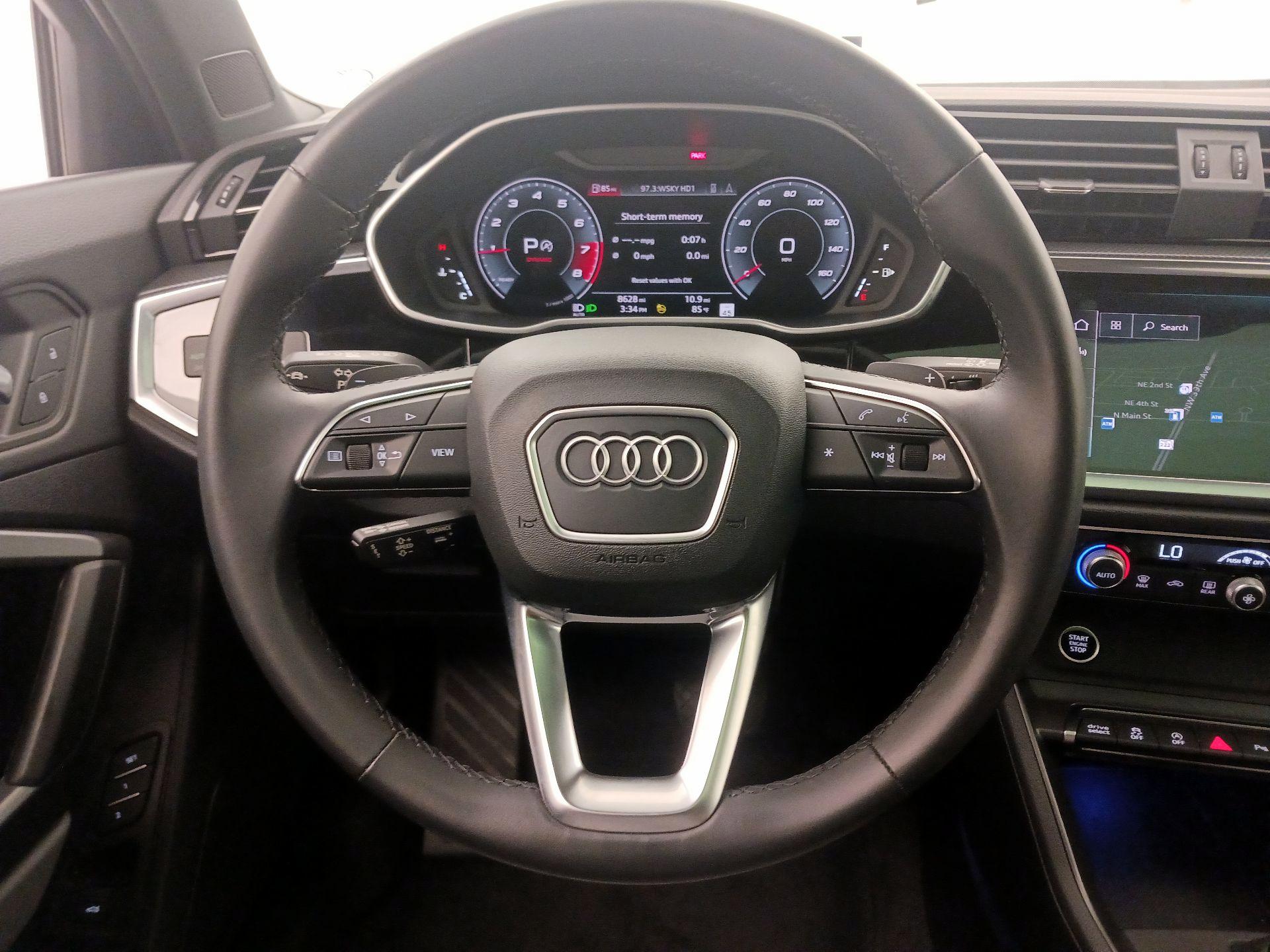 Thumbnail: 2022 Audi Q3 - 10
