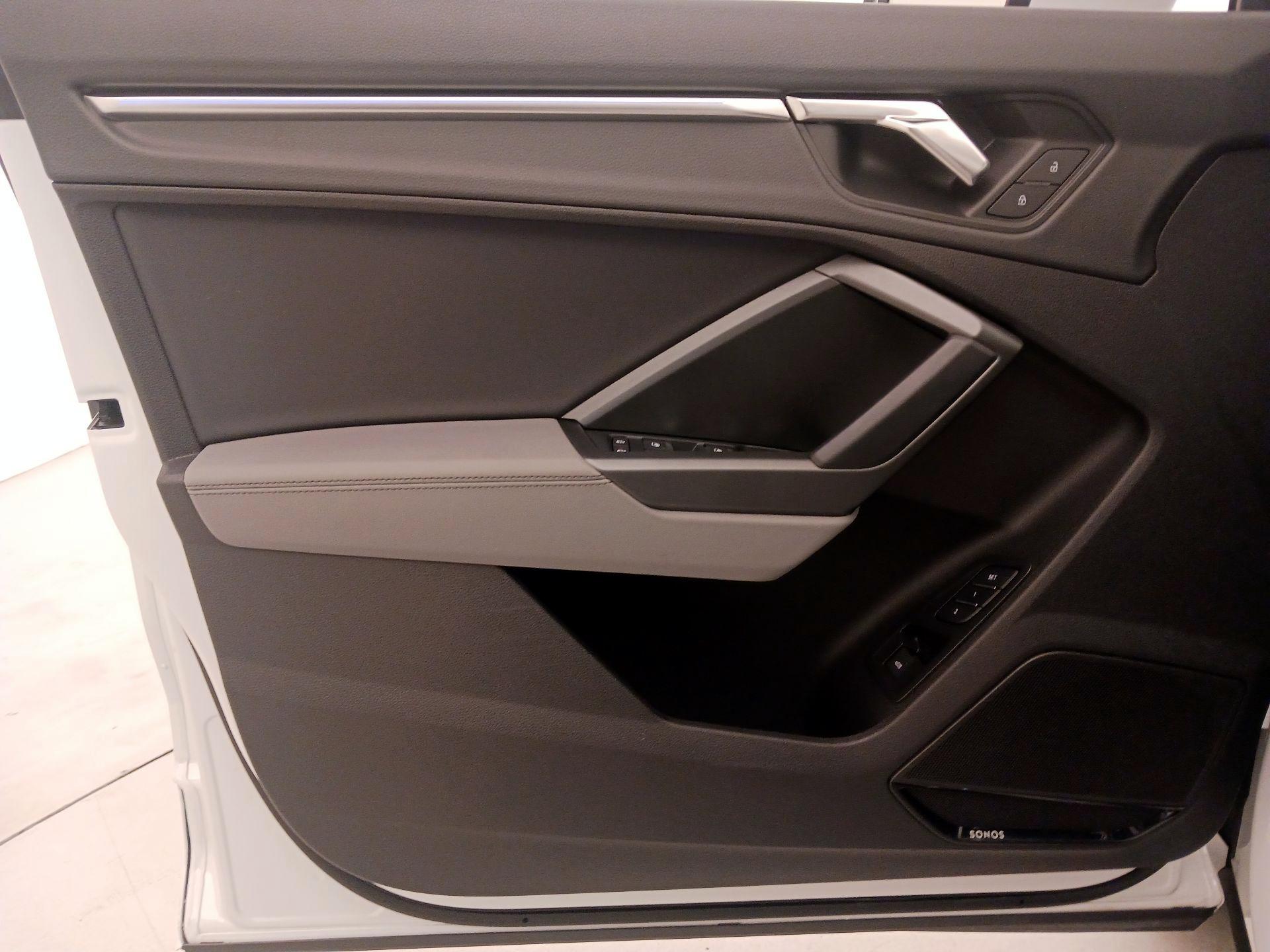 Thumbnail: 2022 Audi Q3 - 12