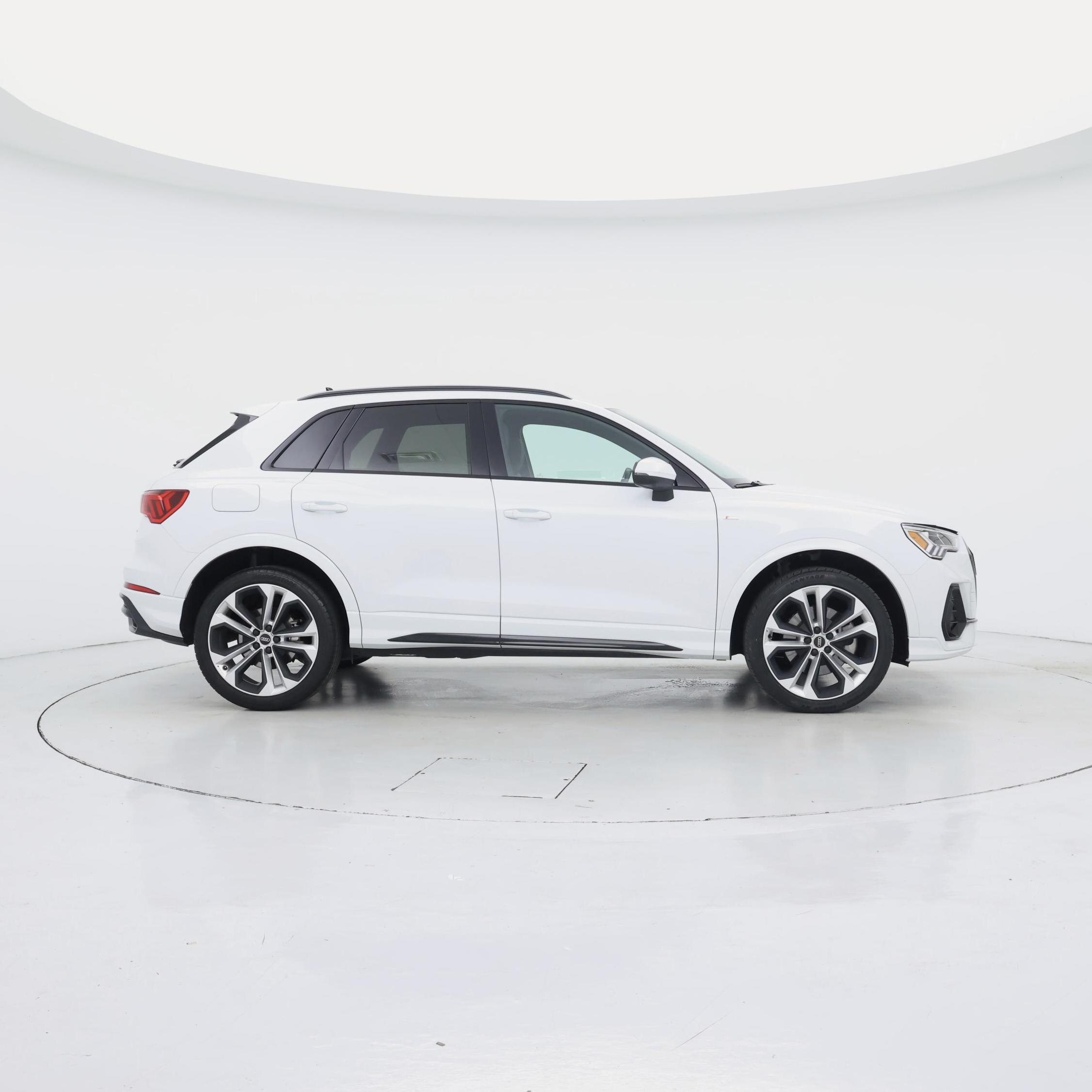 Thumbnail: 2022 Audi Q3 - 7