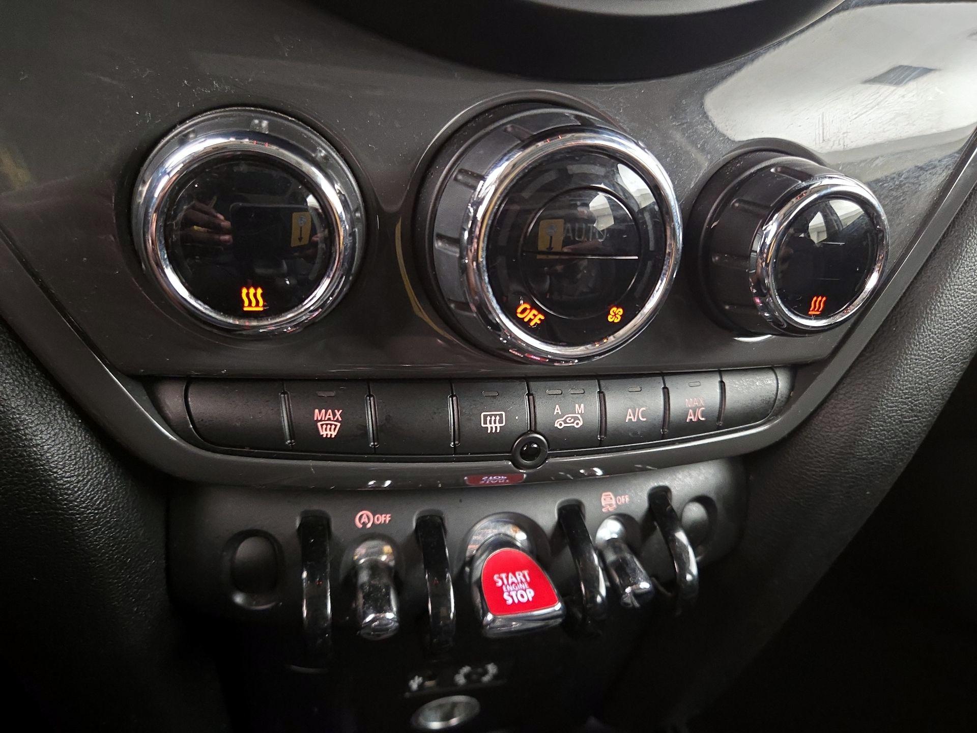 Thumbnail: 2017 MINI Cooper Countryman - 16