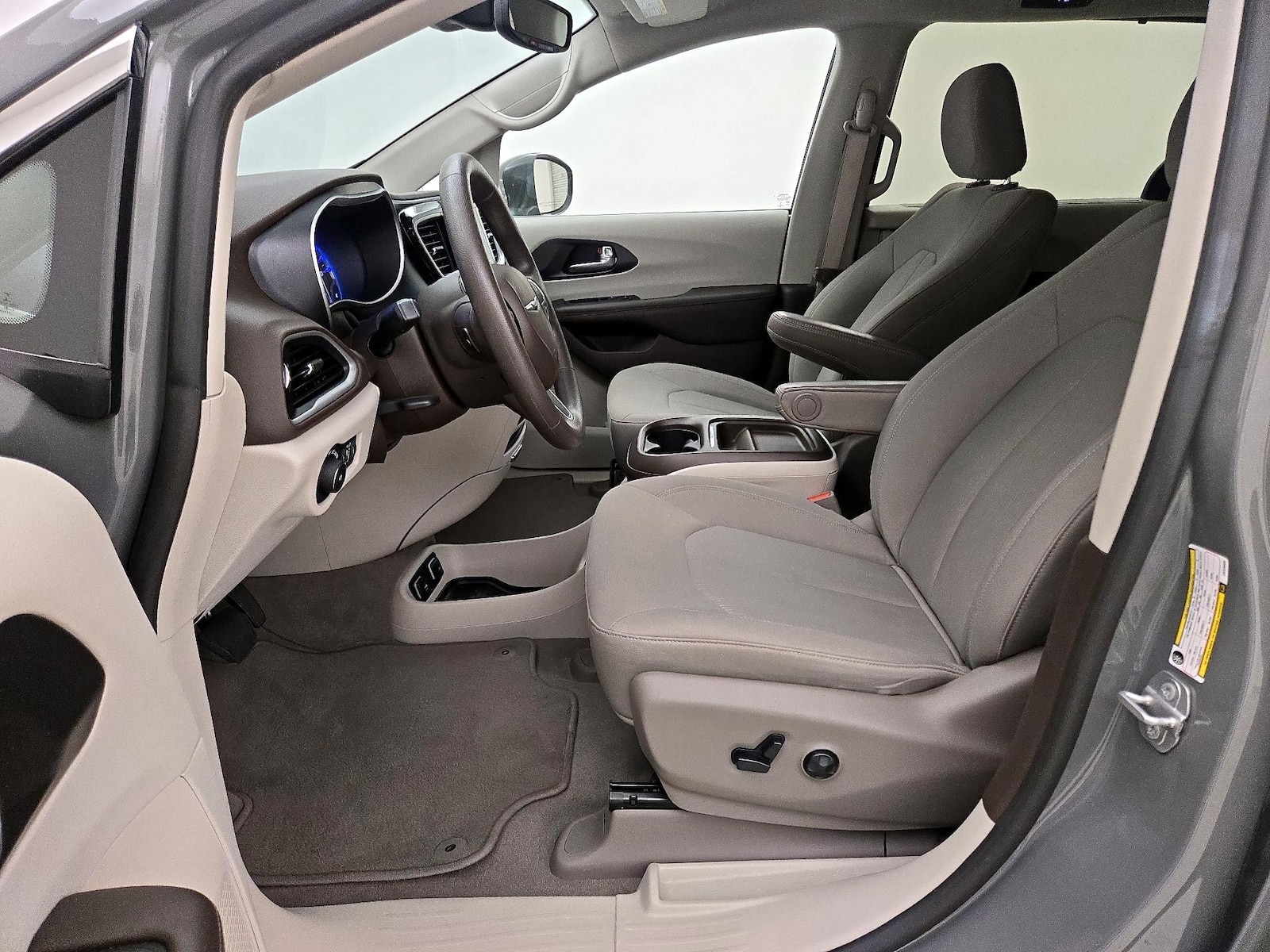 2020 Chrysler Pacifica Touring - Photo 12