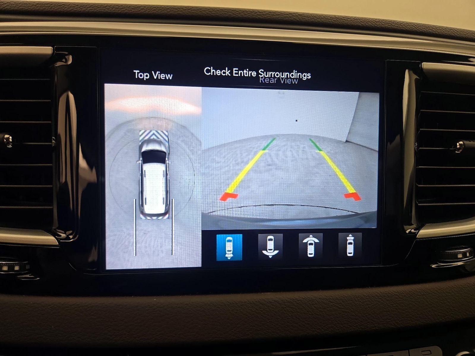 2020 Chrysler Pacifica Touring - Photo 16