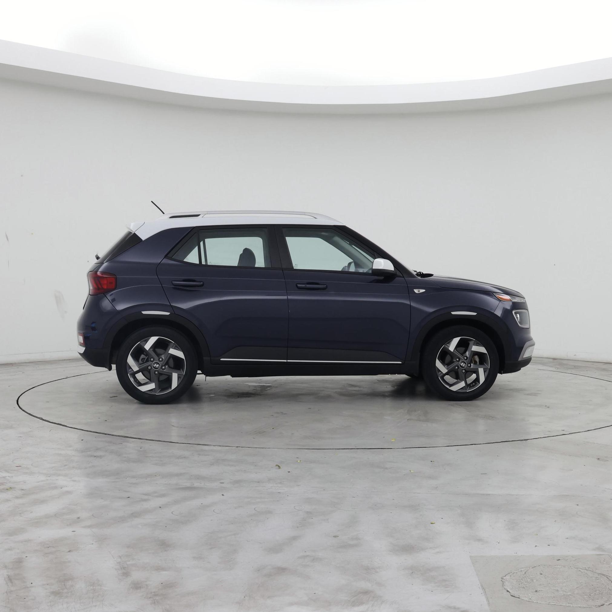 Thumbnail: 2023 Hyundai Venue - 7
