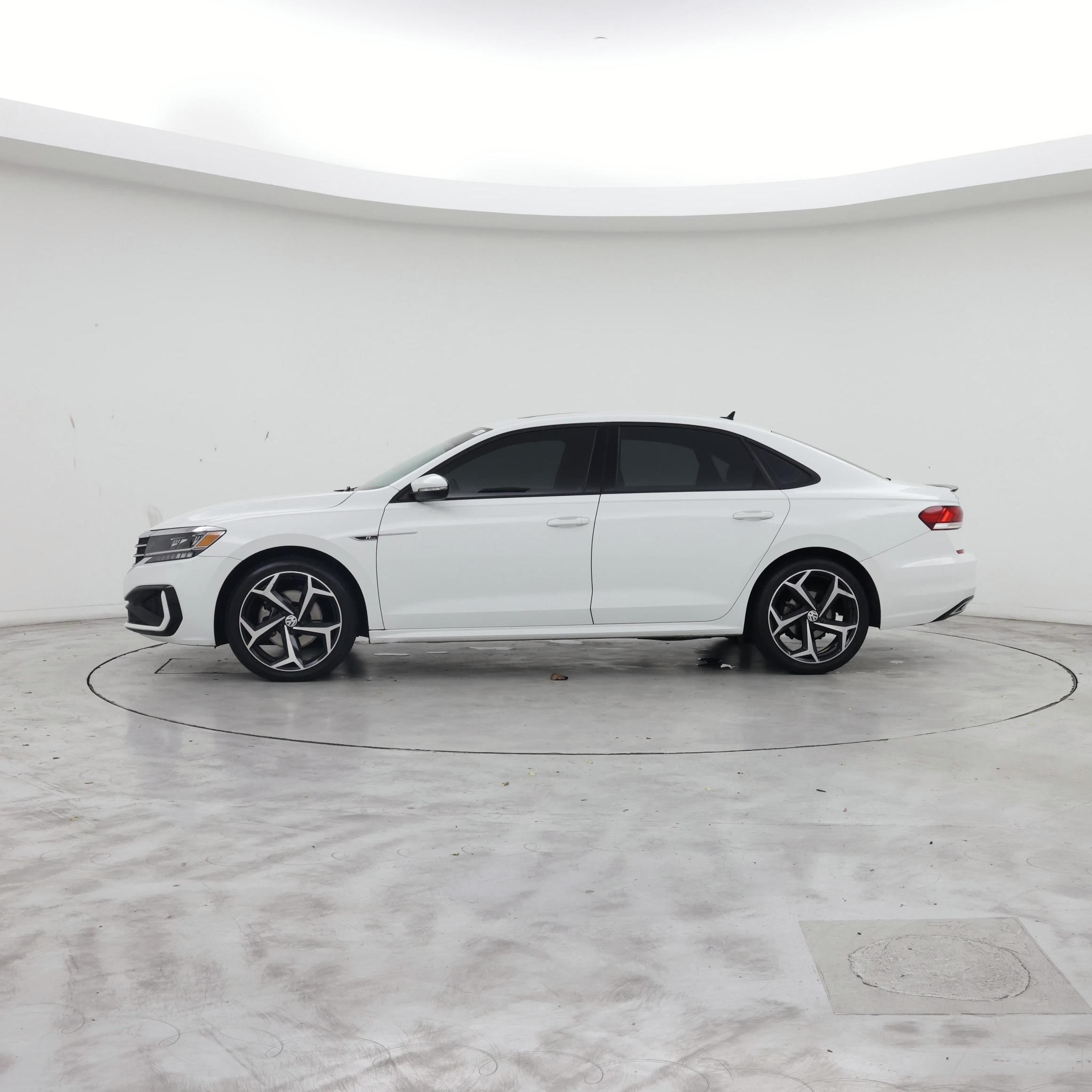 Thumbnail: 2022 Volkswagen Passat - 3