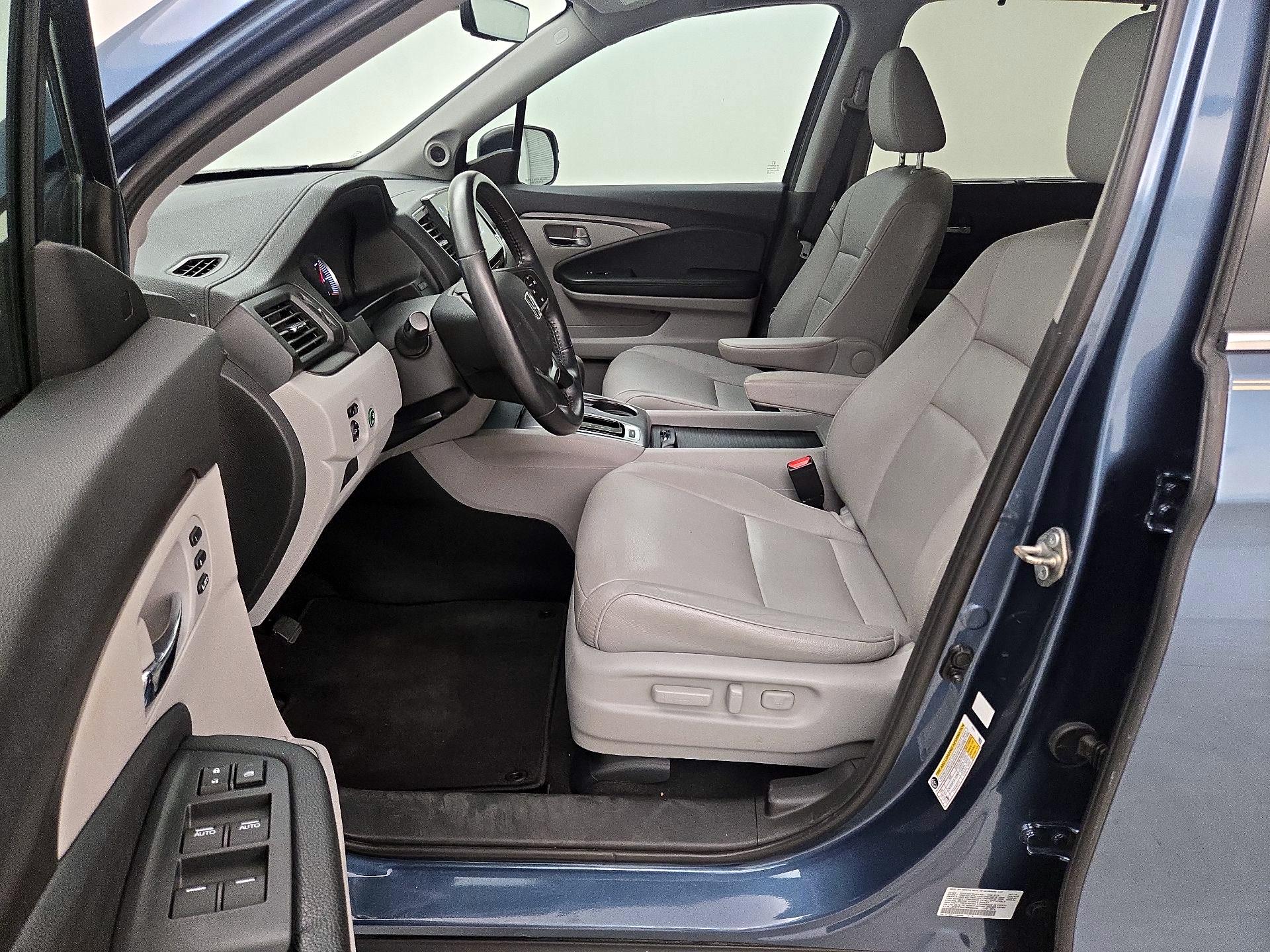 Thumbnail: 2019 Honda Pilot - 11