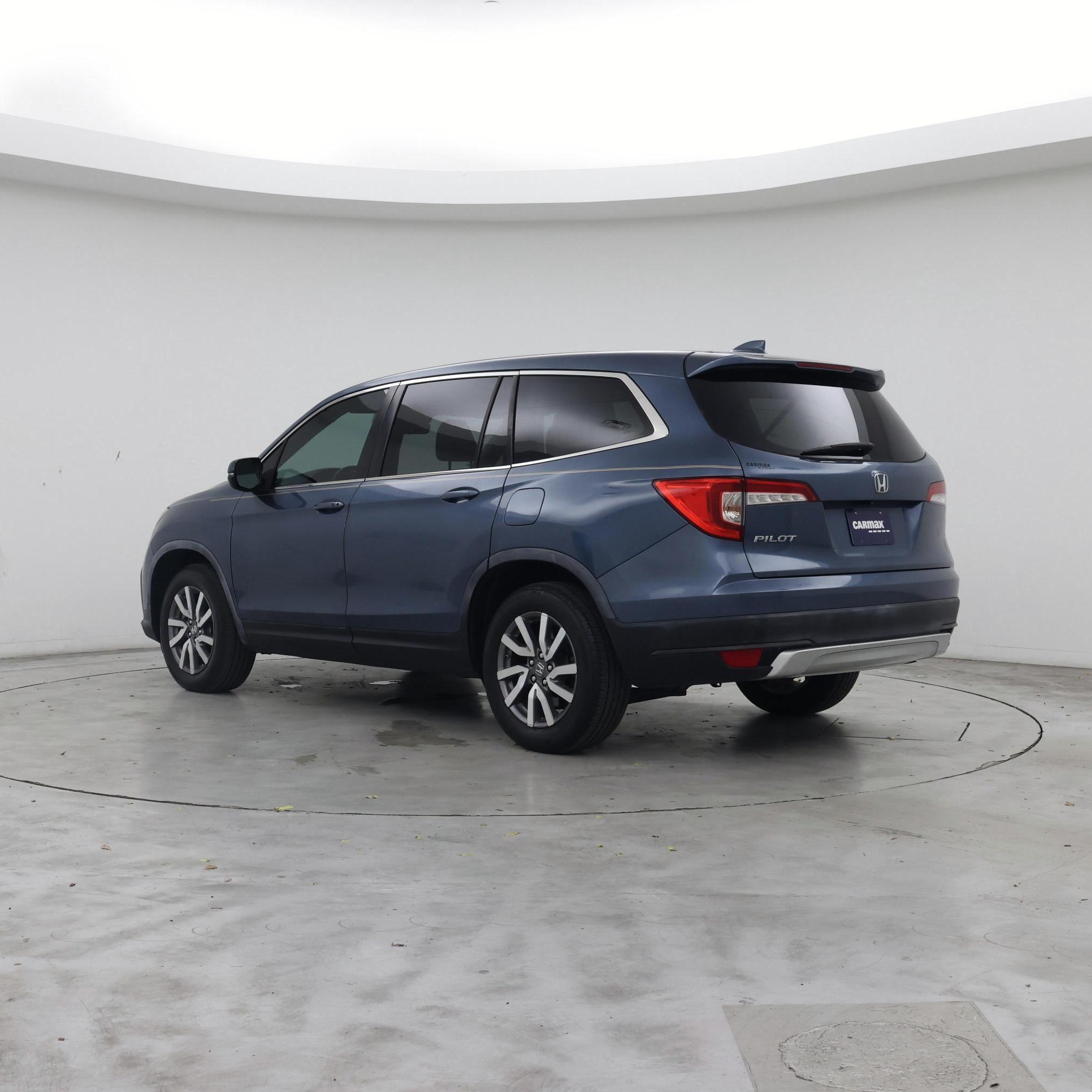 Thumbnail: 2019 Honda Pilot - 2