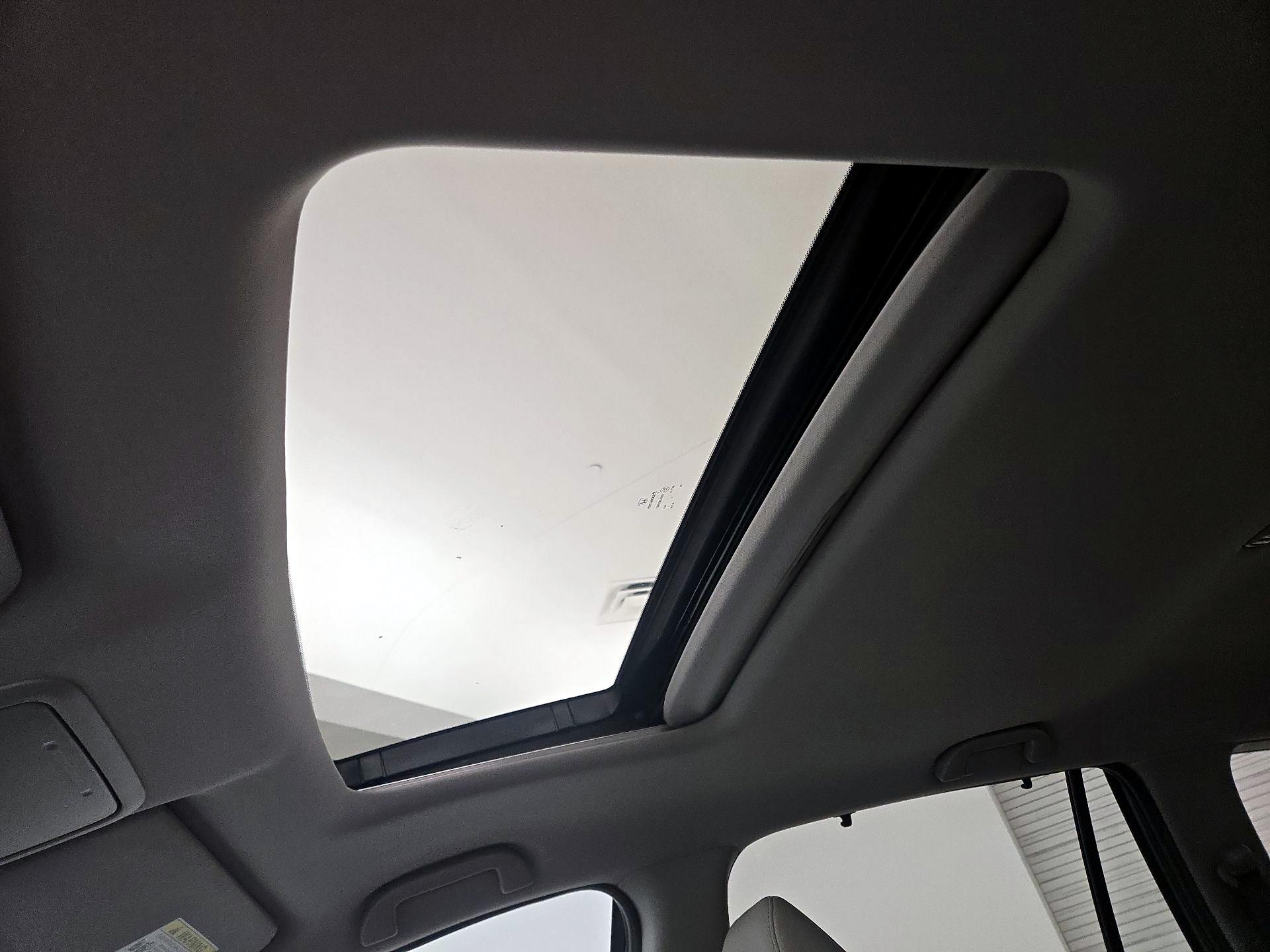 Thumbnail: 2019 Honda Pilot - 19
