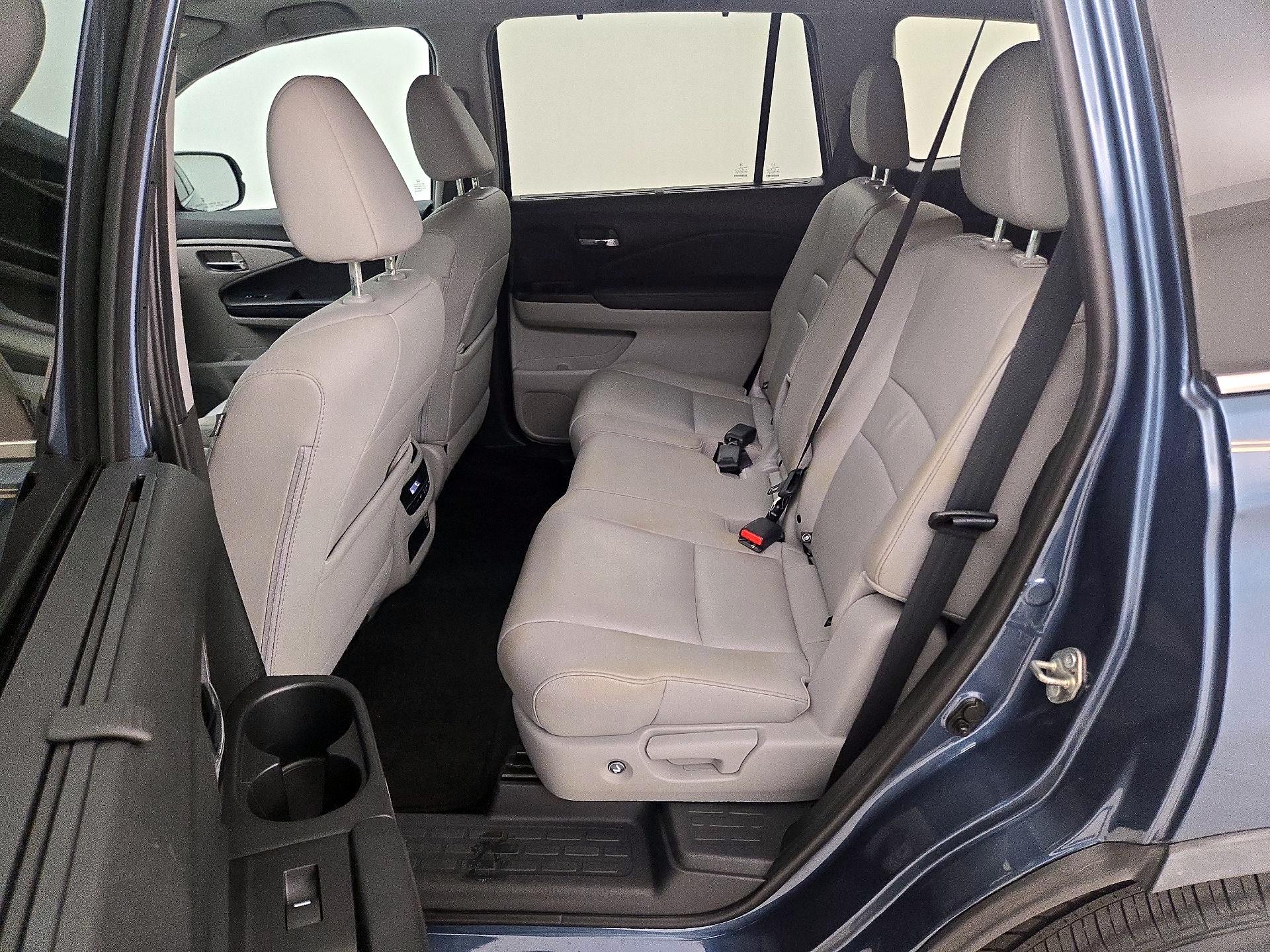 Thumbnail: 2019 Honda Pilot - 20