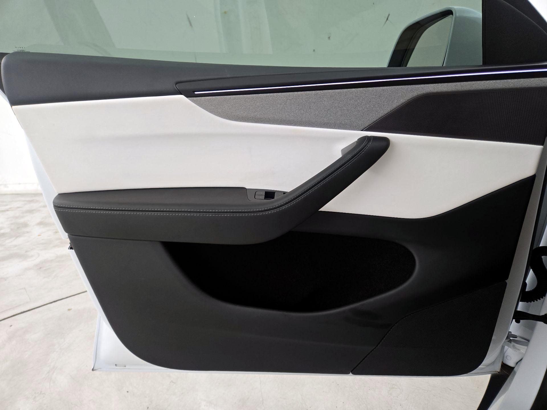 Thumbnail: 2026 Tesla Model Y - 12