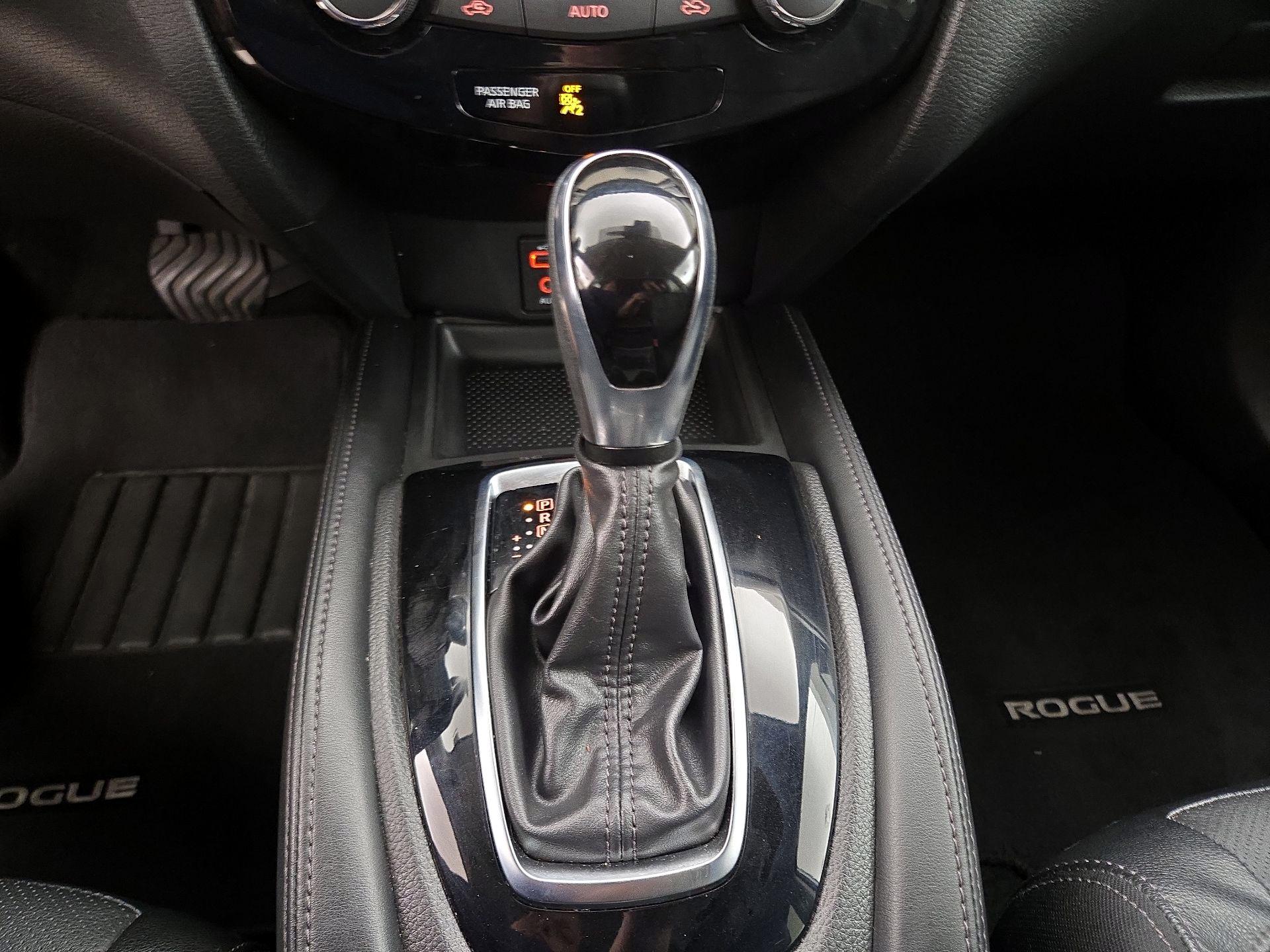 Thumbnail: 2017 Nissan Rogue - 18