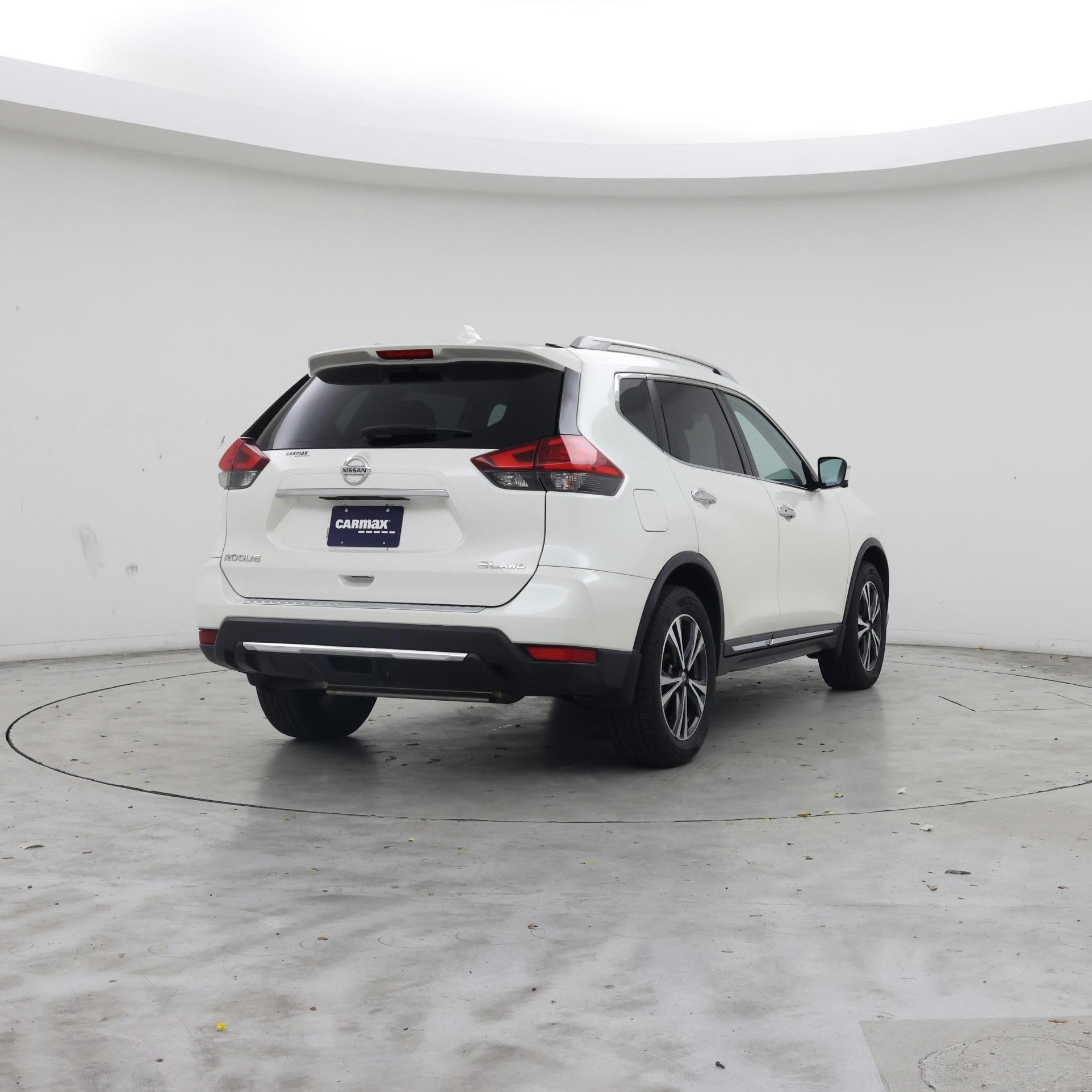 Thumbnail: 2017 Nissan Rogue - 8