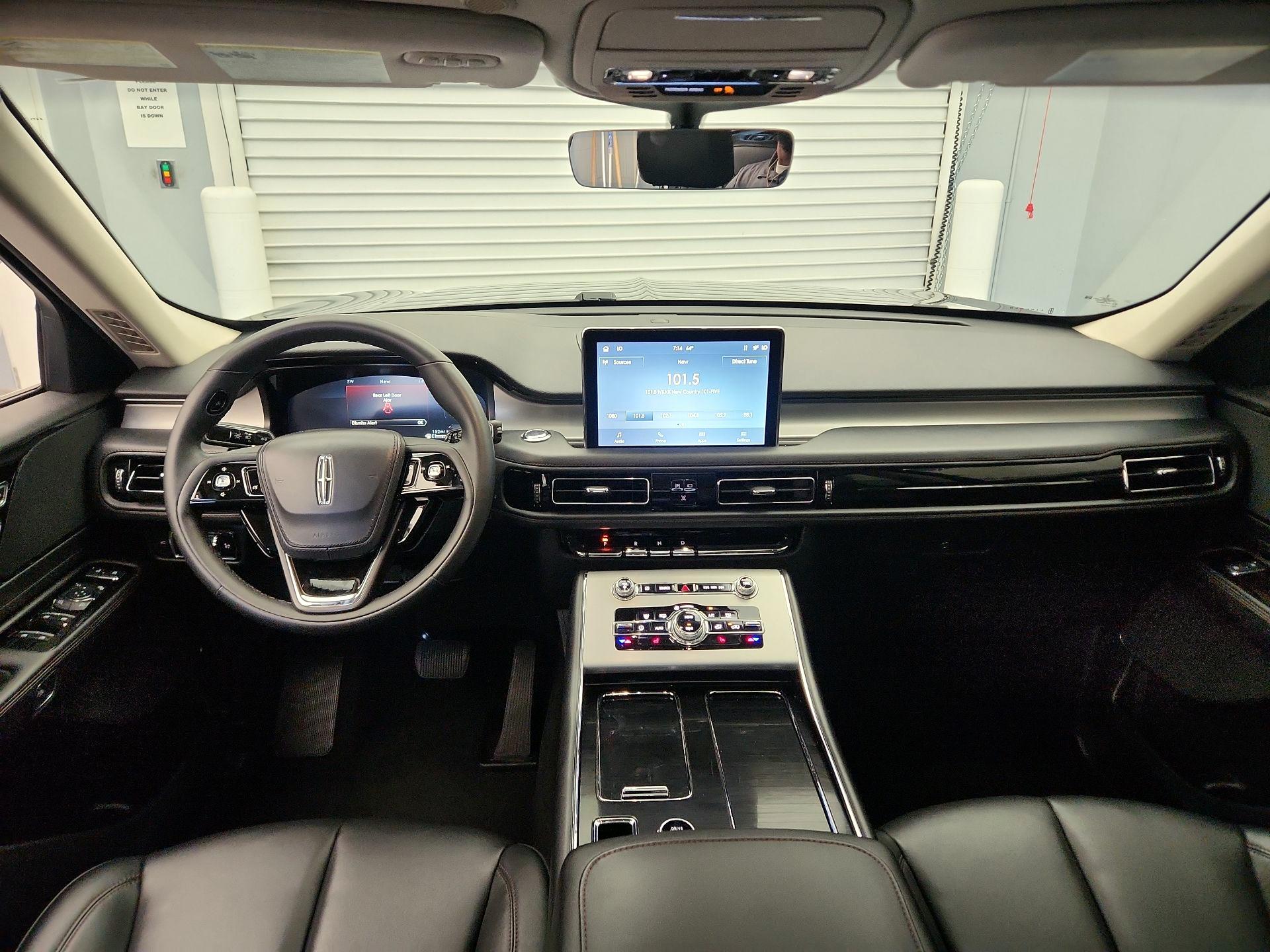 Thumbnail: 2023 Lincoln Aviator - 9