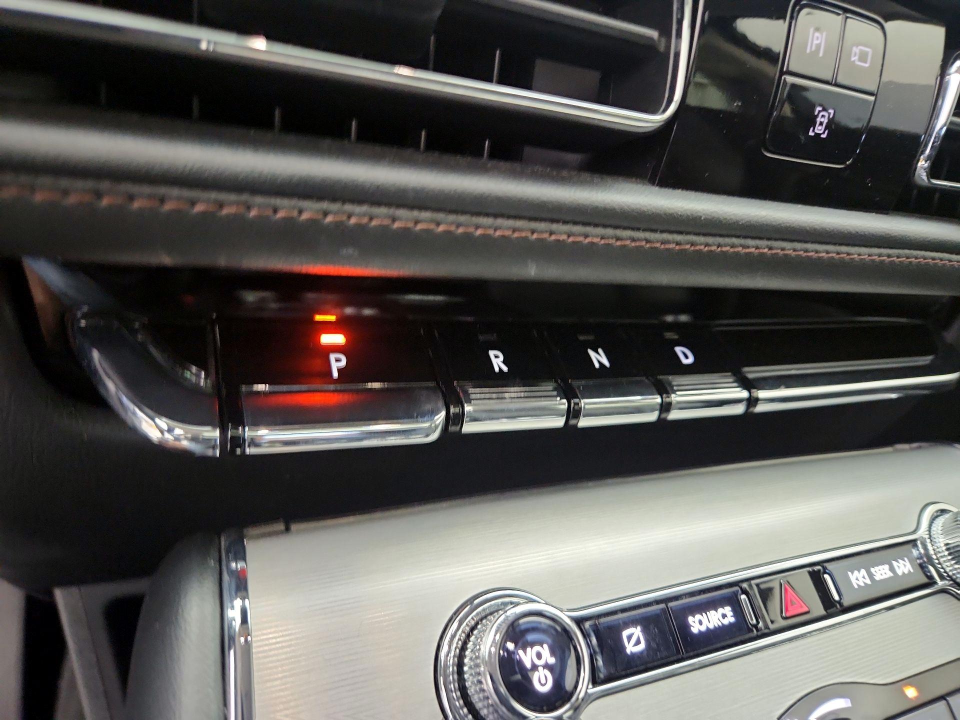 Thumbnail: 2023 Lincoln Aviator - 17