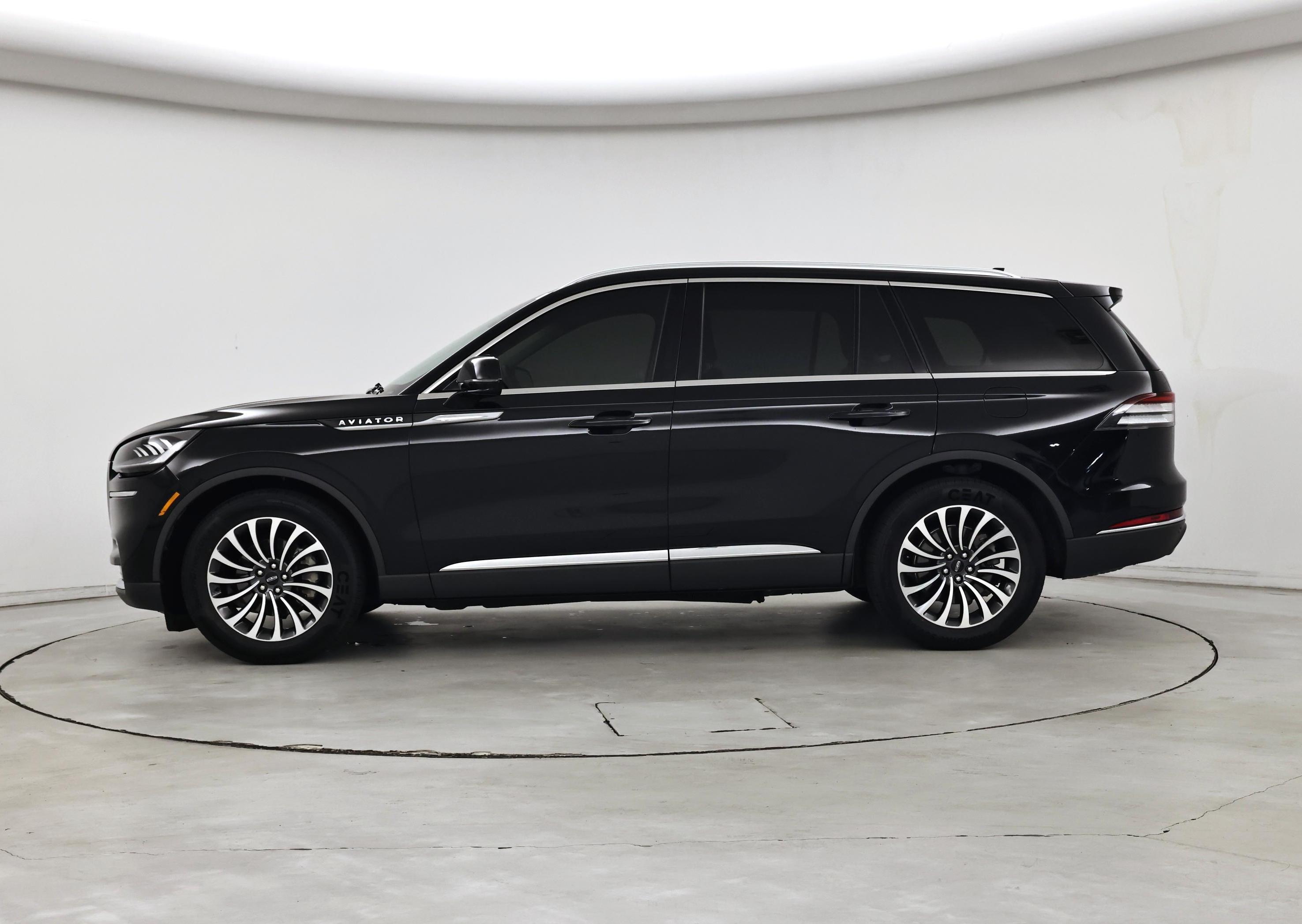 Thumbnail: 2023 Lincoln Aviator - 3