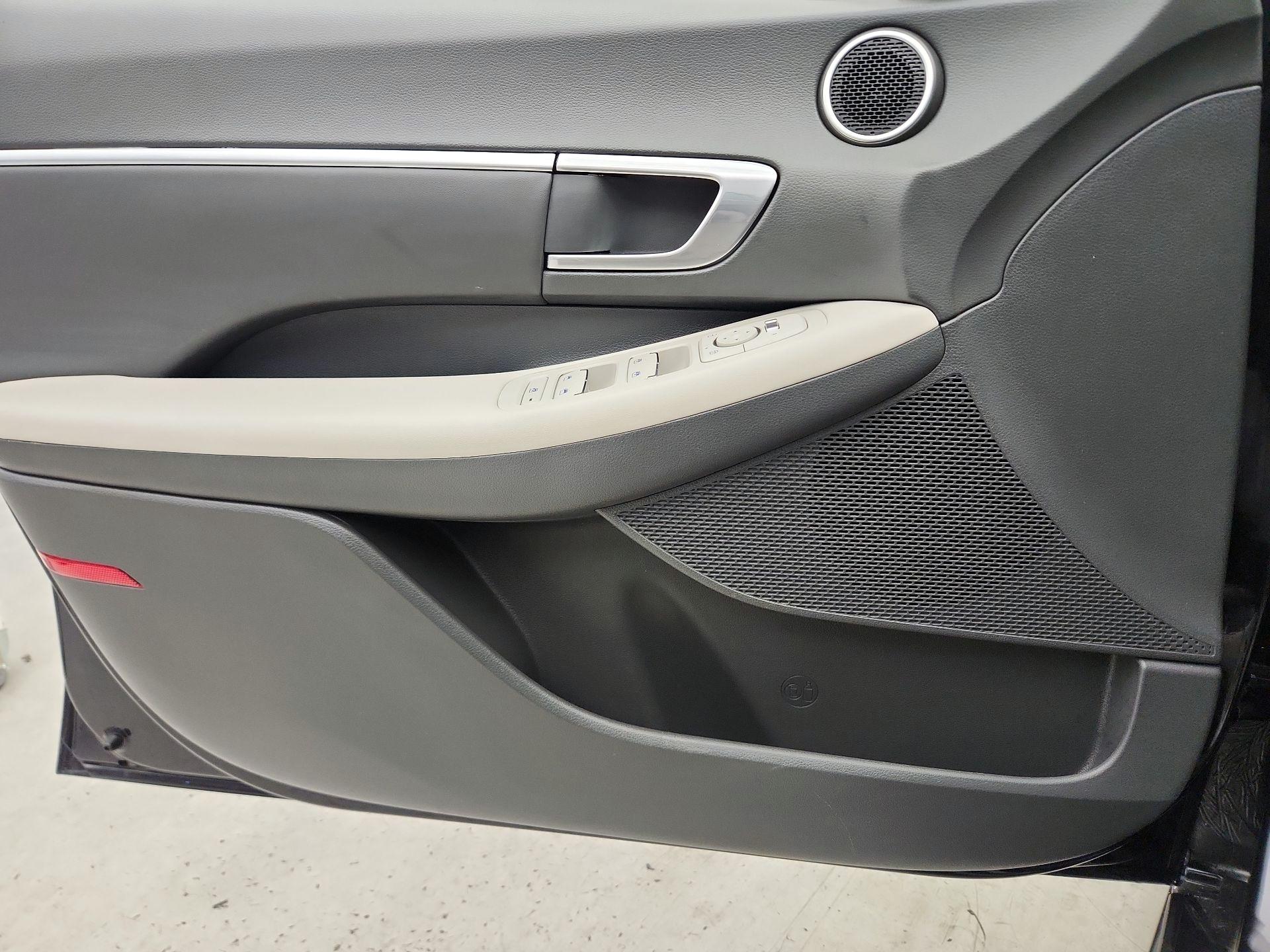 Thumbnail: 2023 Hyundai Sonata - 12