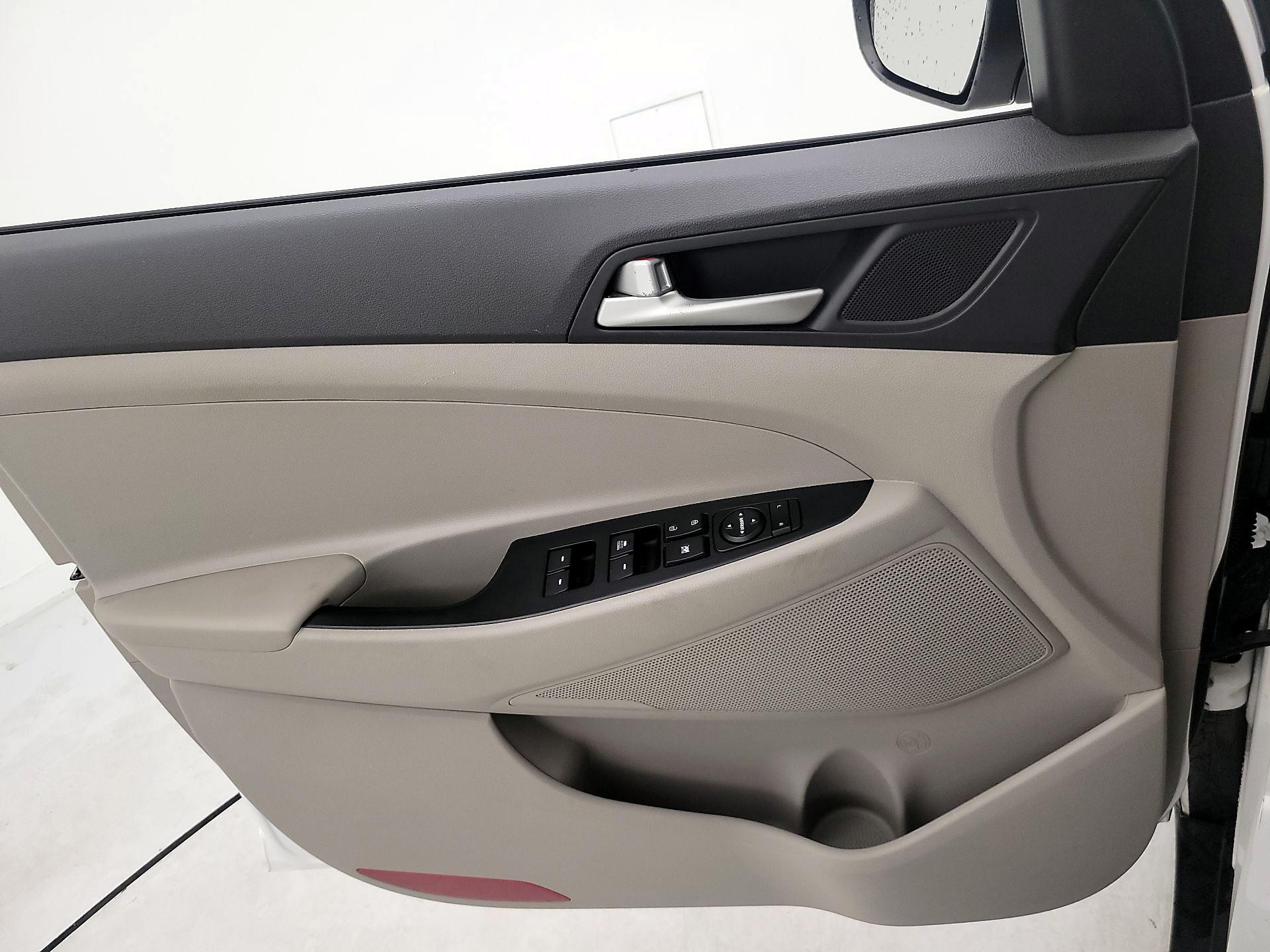 Thumbnail: 2020 Hyundai Tucson - 12