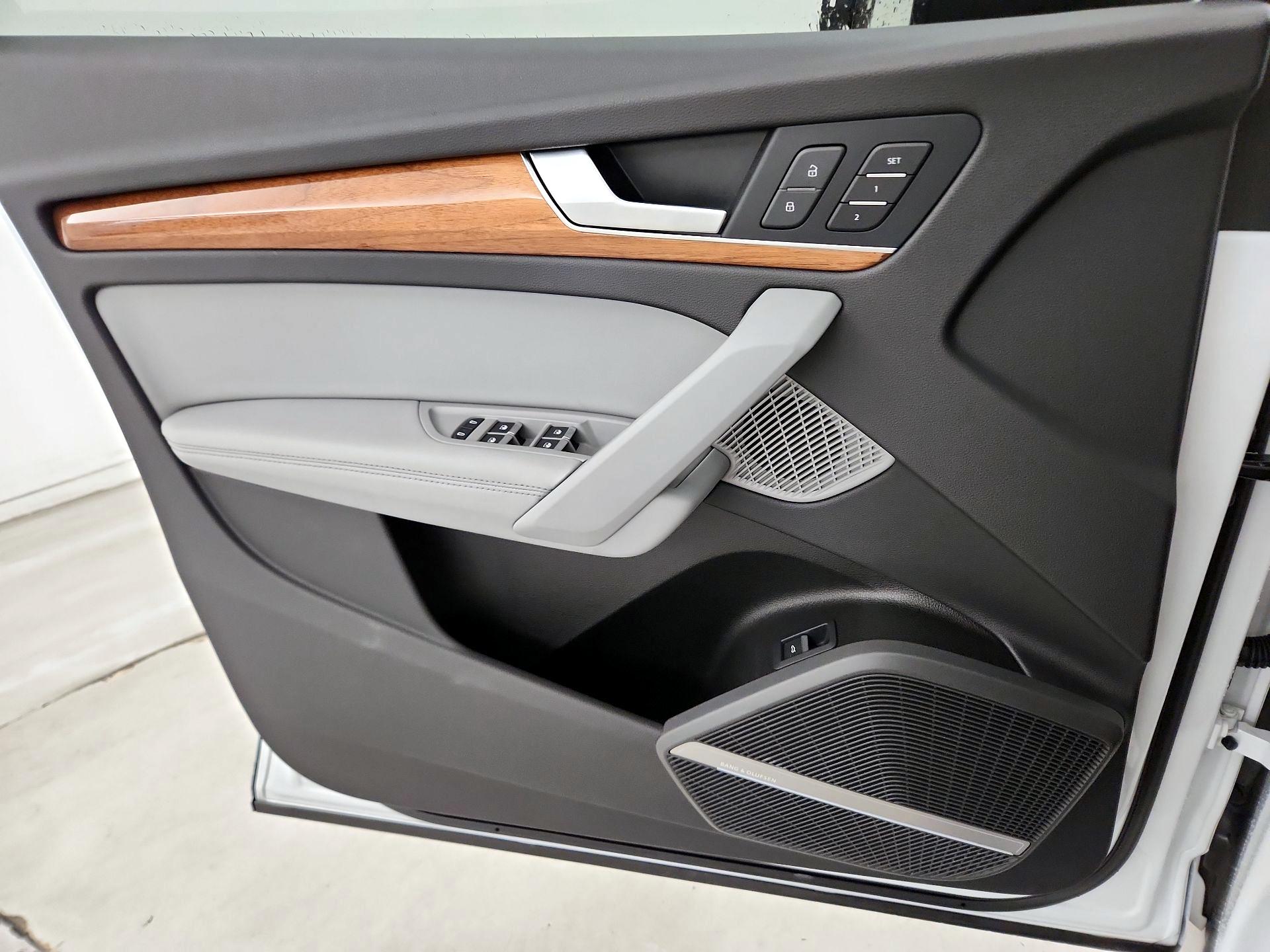 Thumbnail: 2023 Audi Q5 - 12
