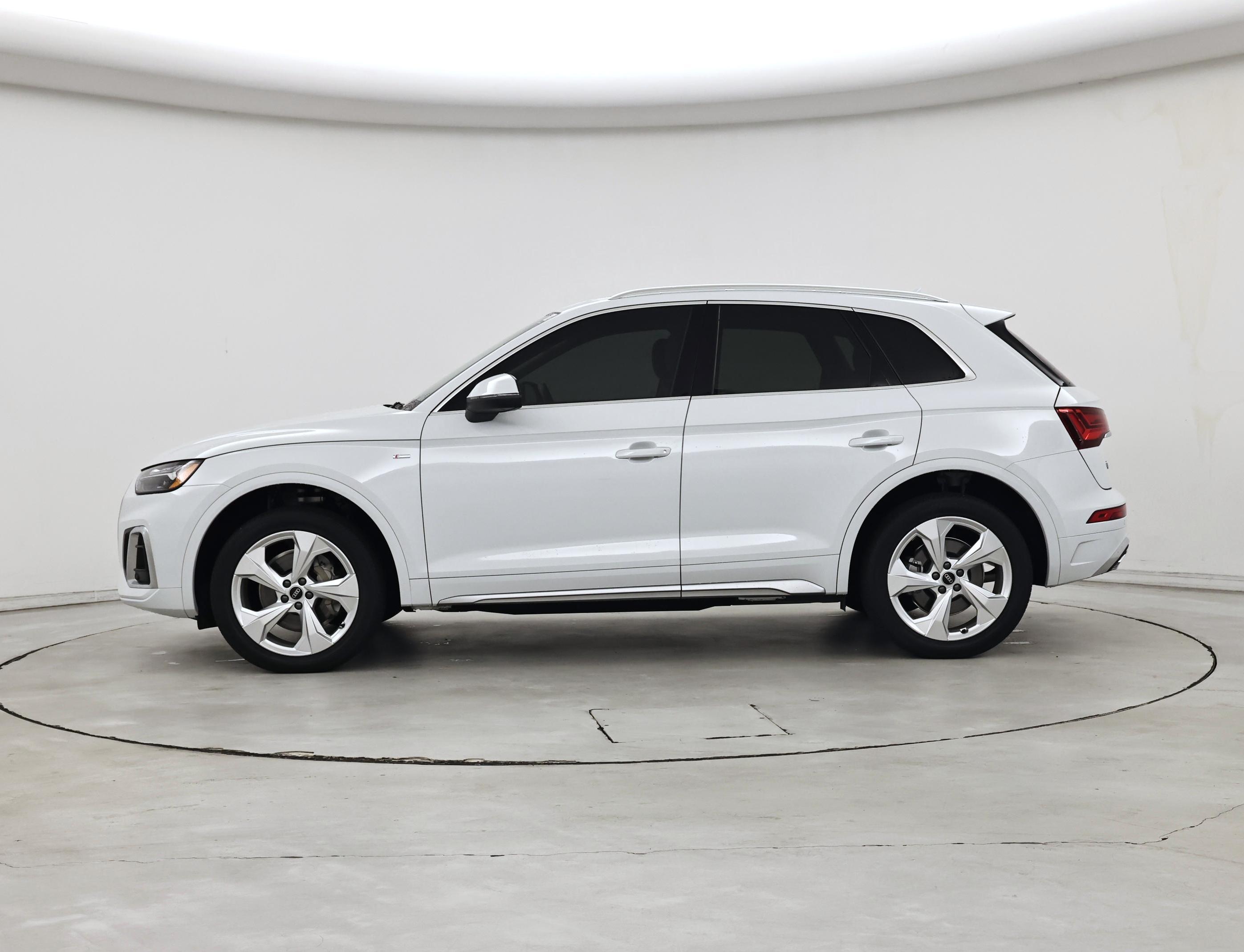 Thumbnail: 2023 Audi Q5 - 3
