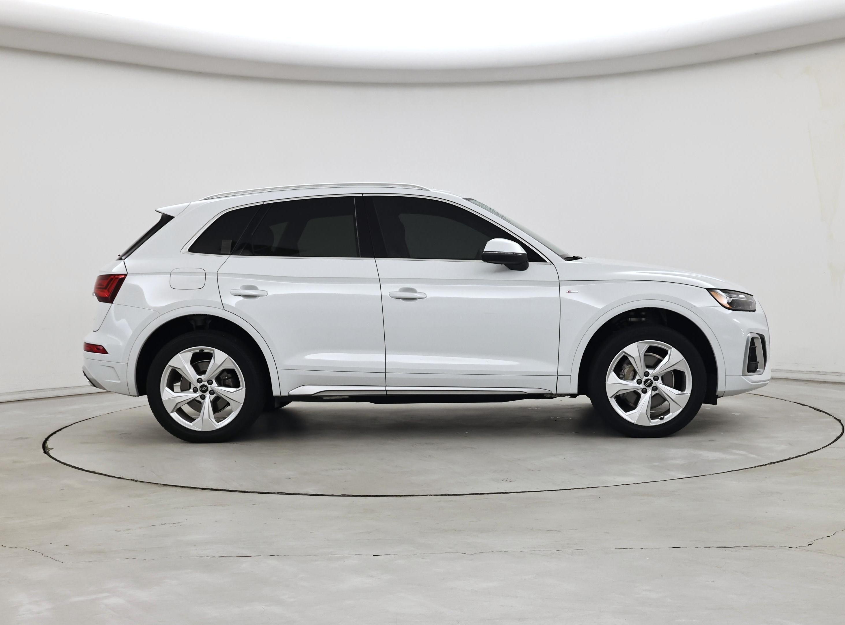 Thumbnail: 2023 Audi Q5 - 7