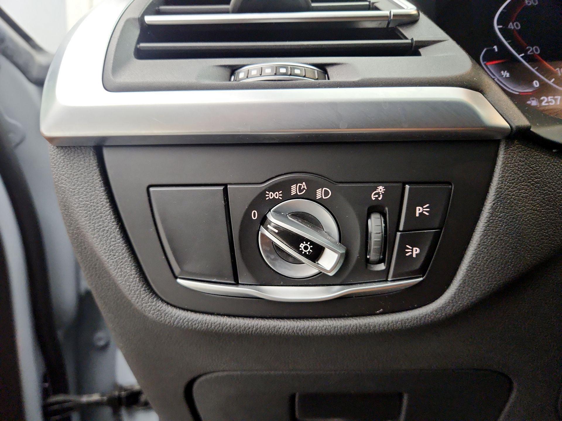 Thumbnail: 2023 BMW X4 - 13