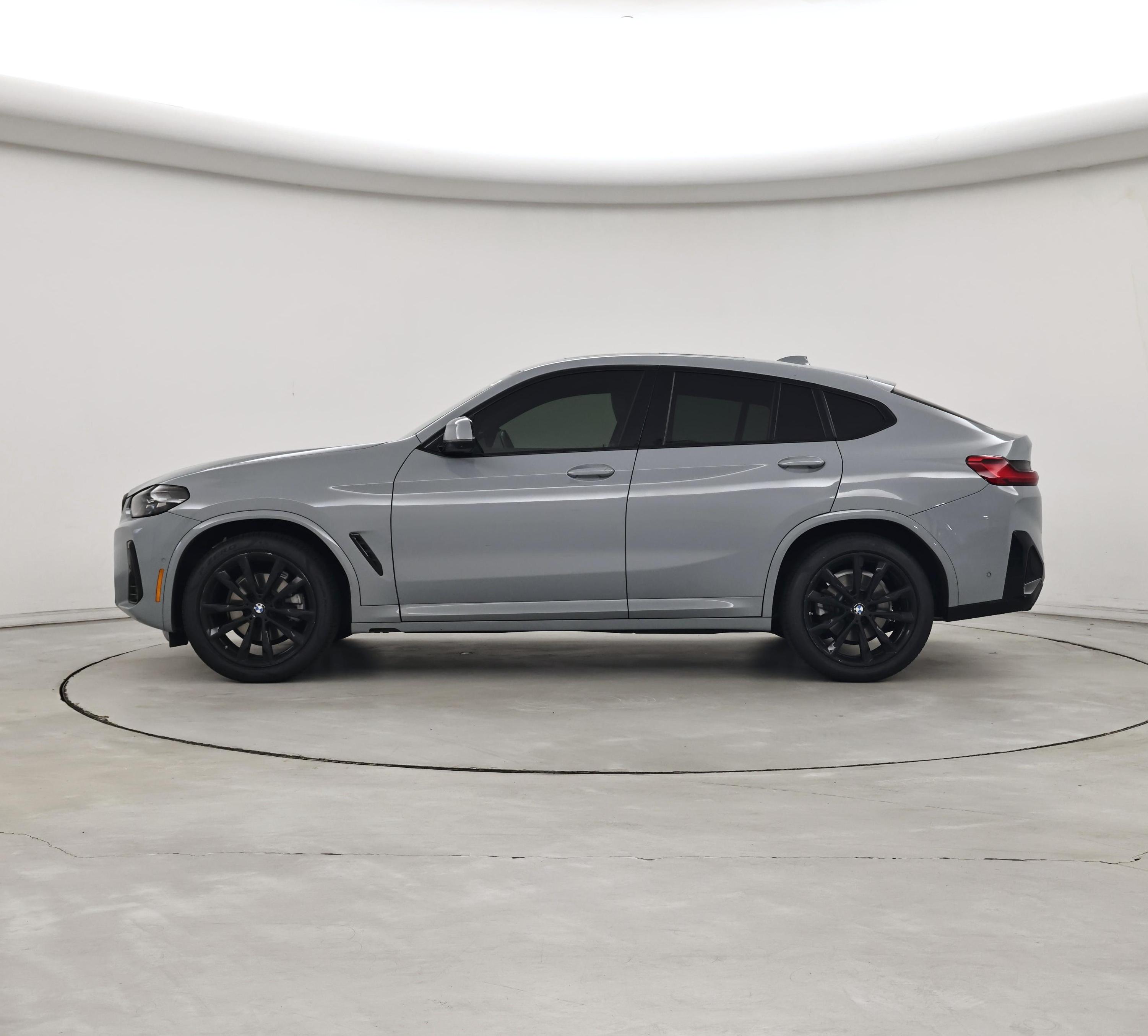 Thumbnail: 2023 BMW X4 - 3