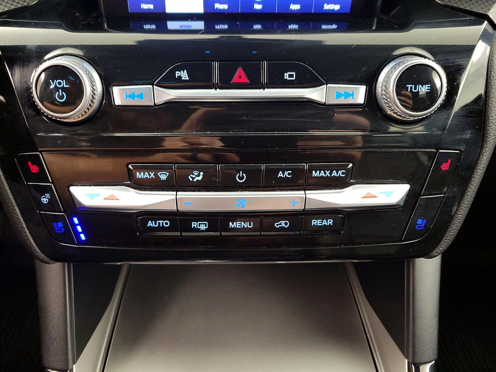 Thumbnail: 2021 Ford Explorer - 16