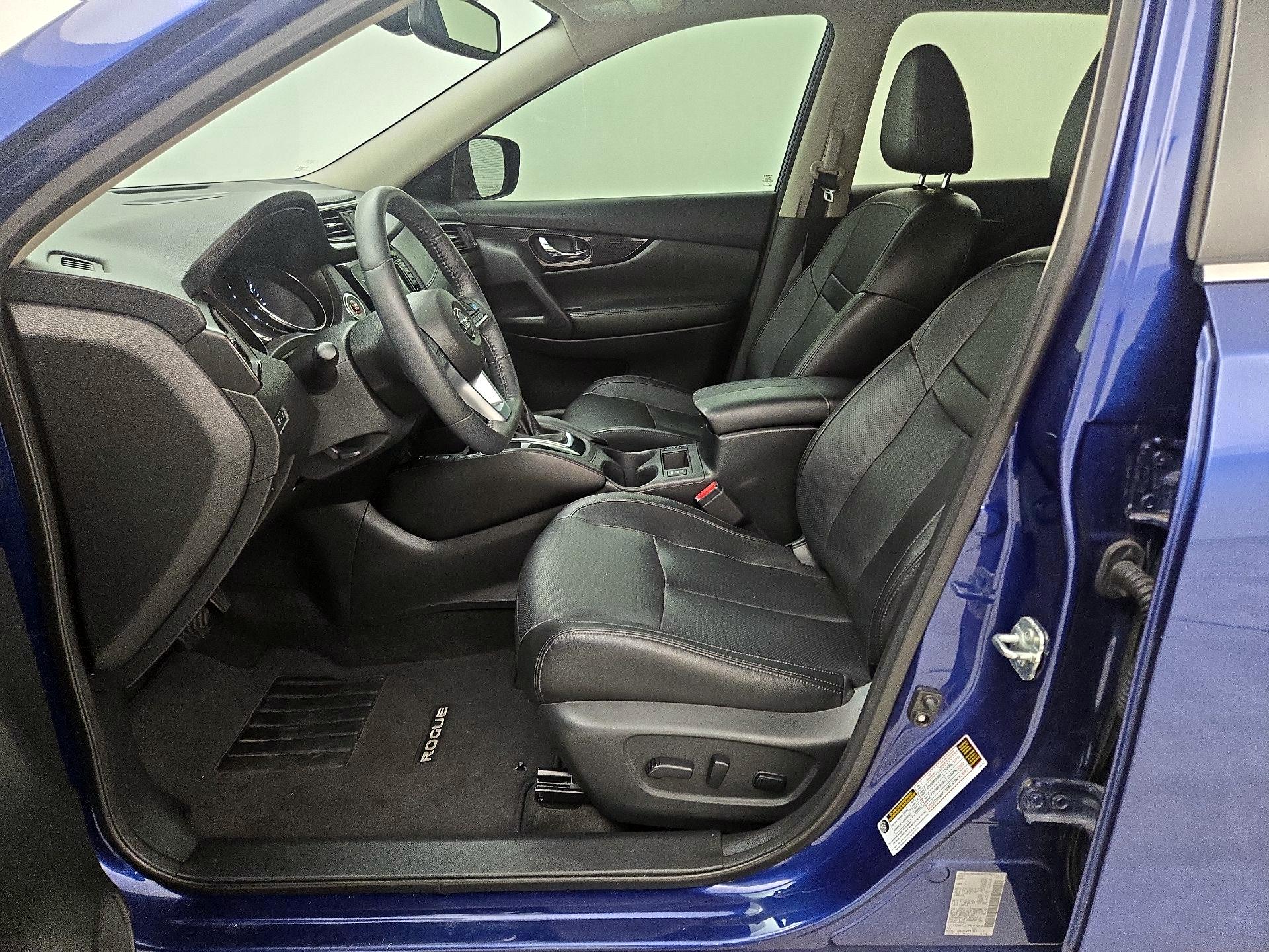 Thumbnail: 2020 Nissan Rogue - 11