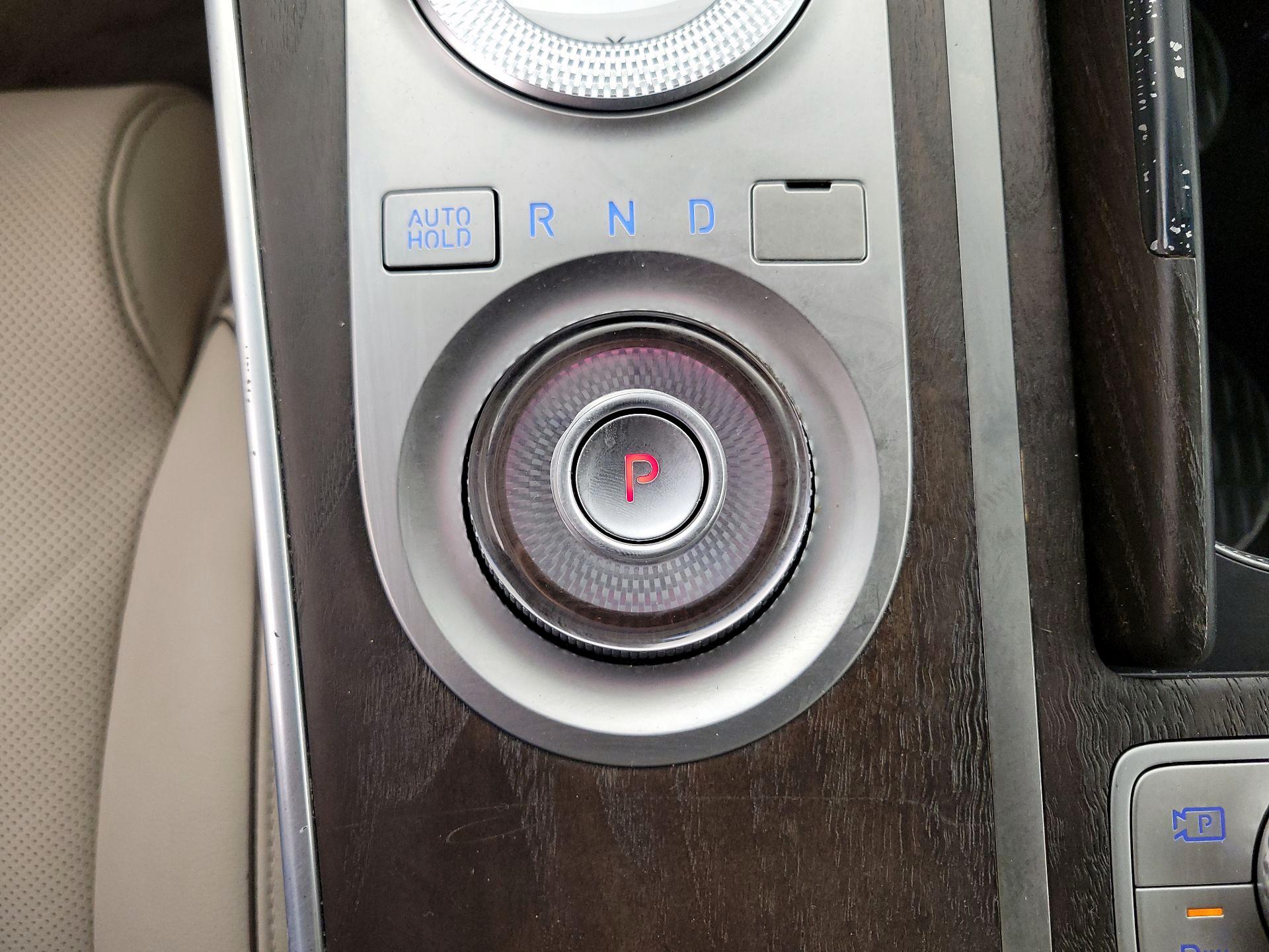 Thumbnail: 2021 Genesis GV80 - 18