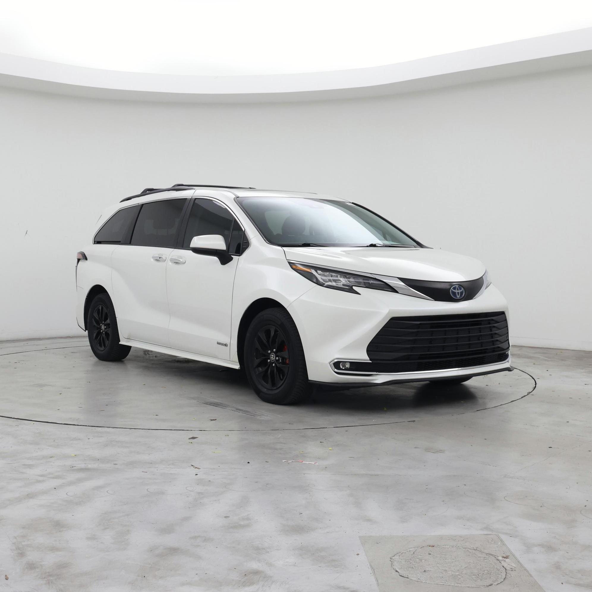 White 2021 Toyota Sienna XLE 7-Passenger FWD Minivan Front-Wheel Drive Automatic
