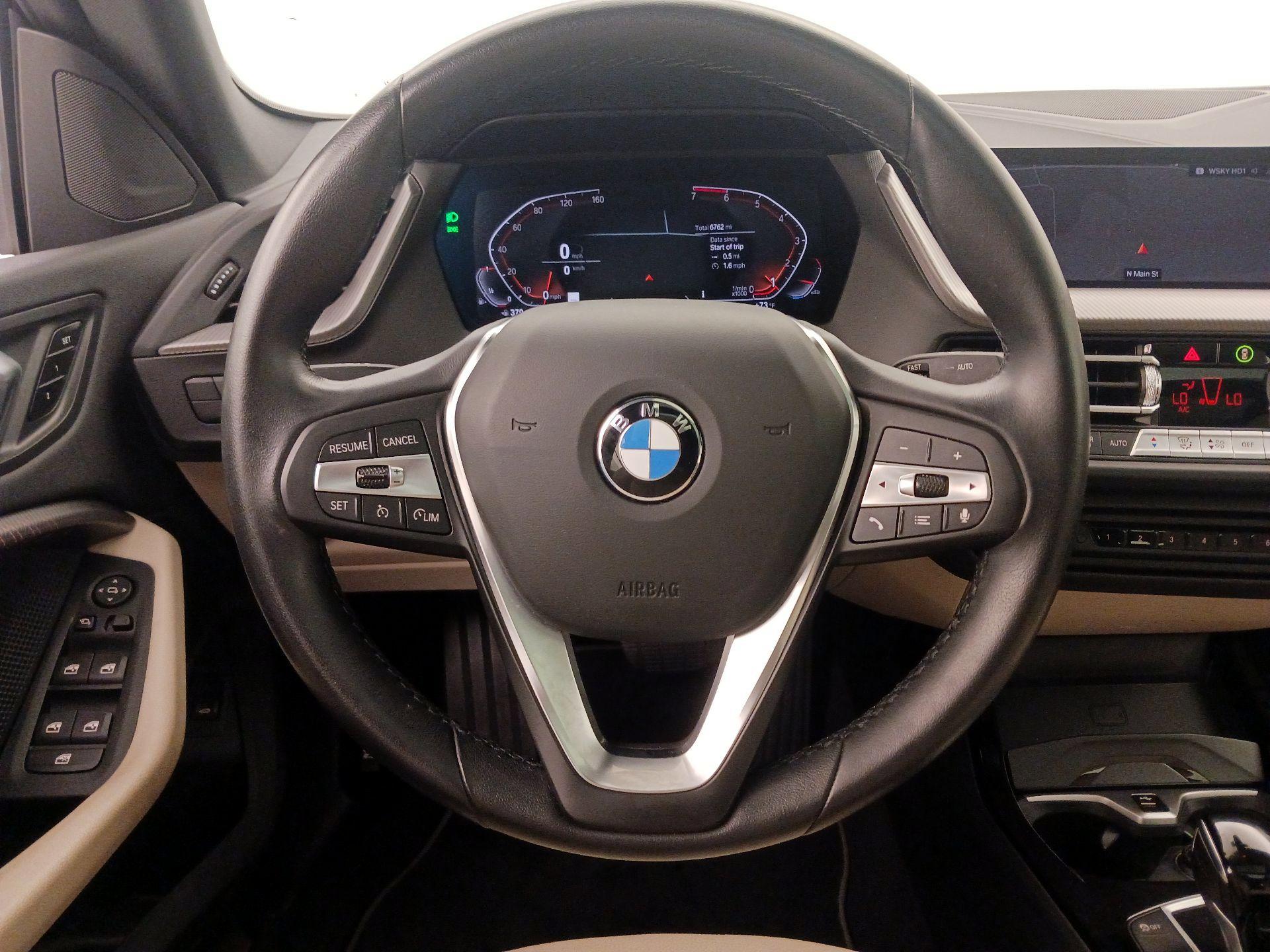 Thumbnail: 2024 BMW 2 Series - 10