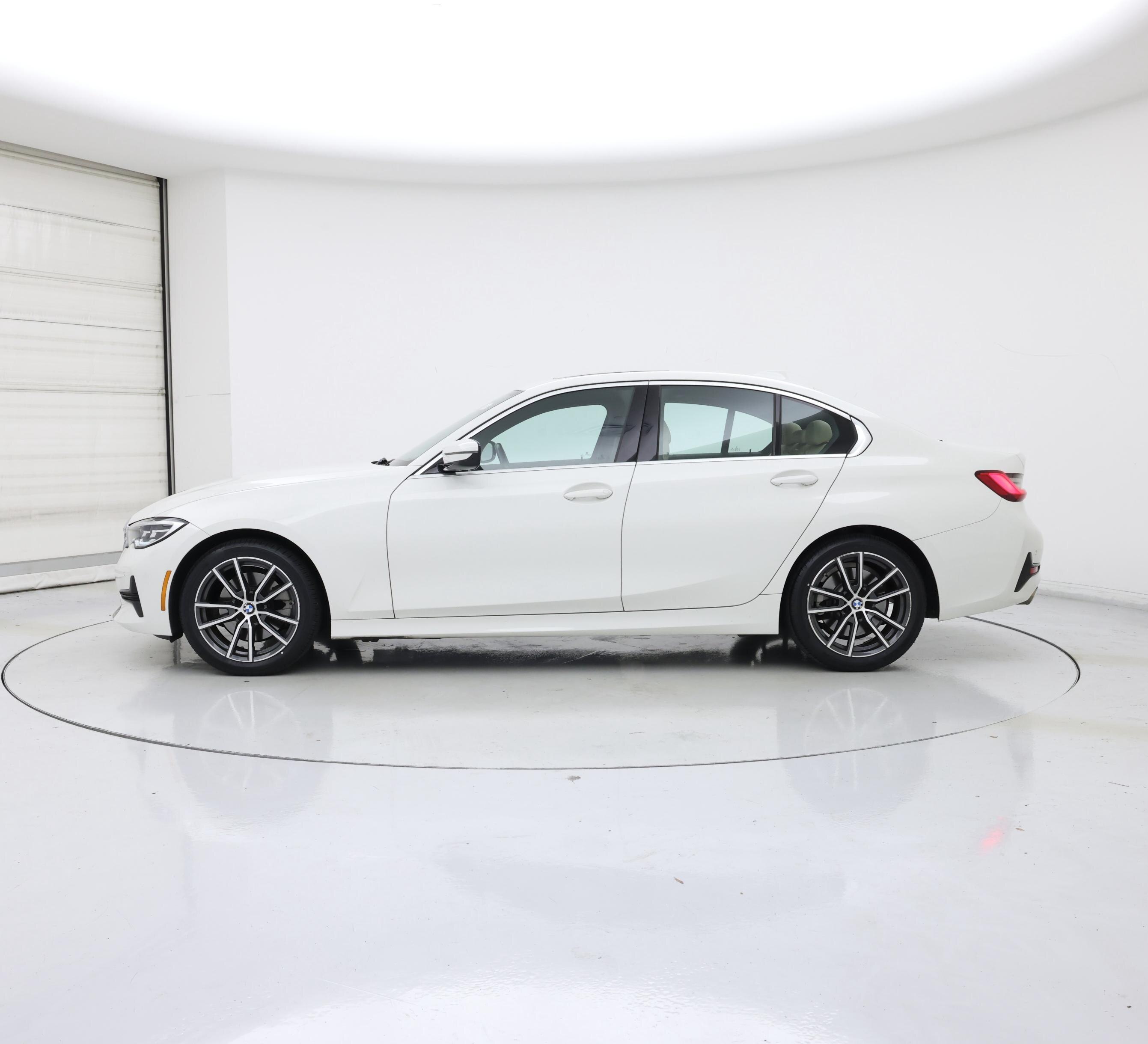 Thumbnail: 2020 BMW 3 Series - 3