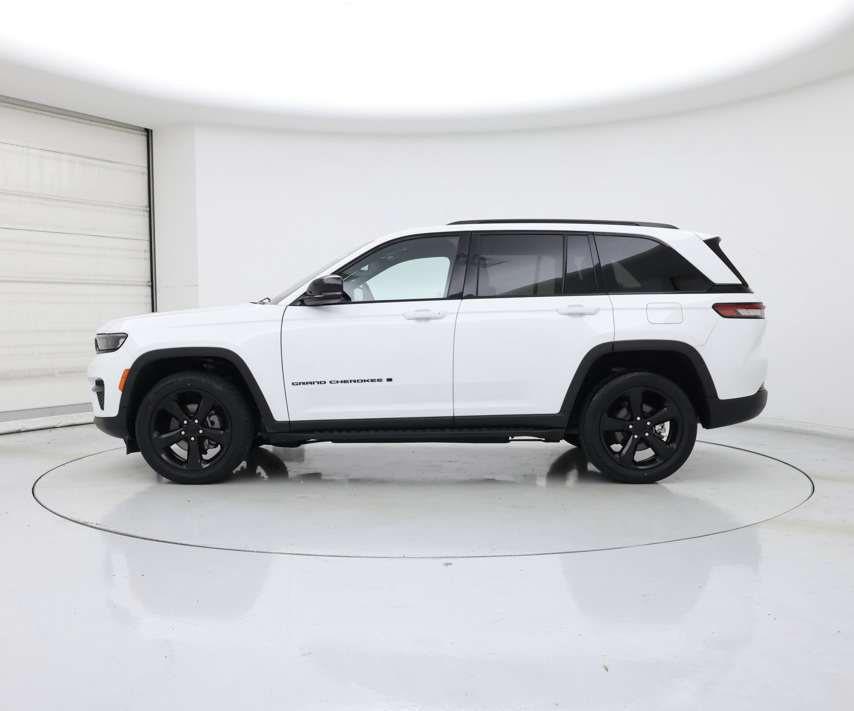 Thumbnail: 2023 Jeep Grand Cherokee - 3